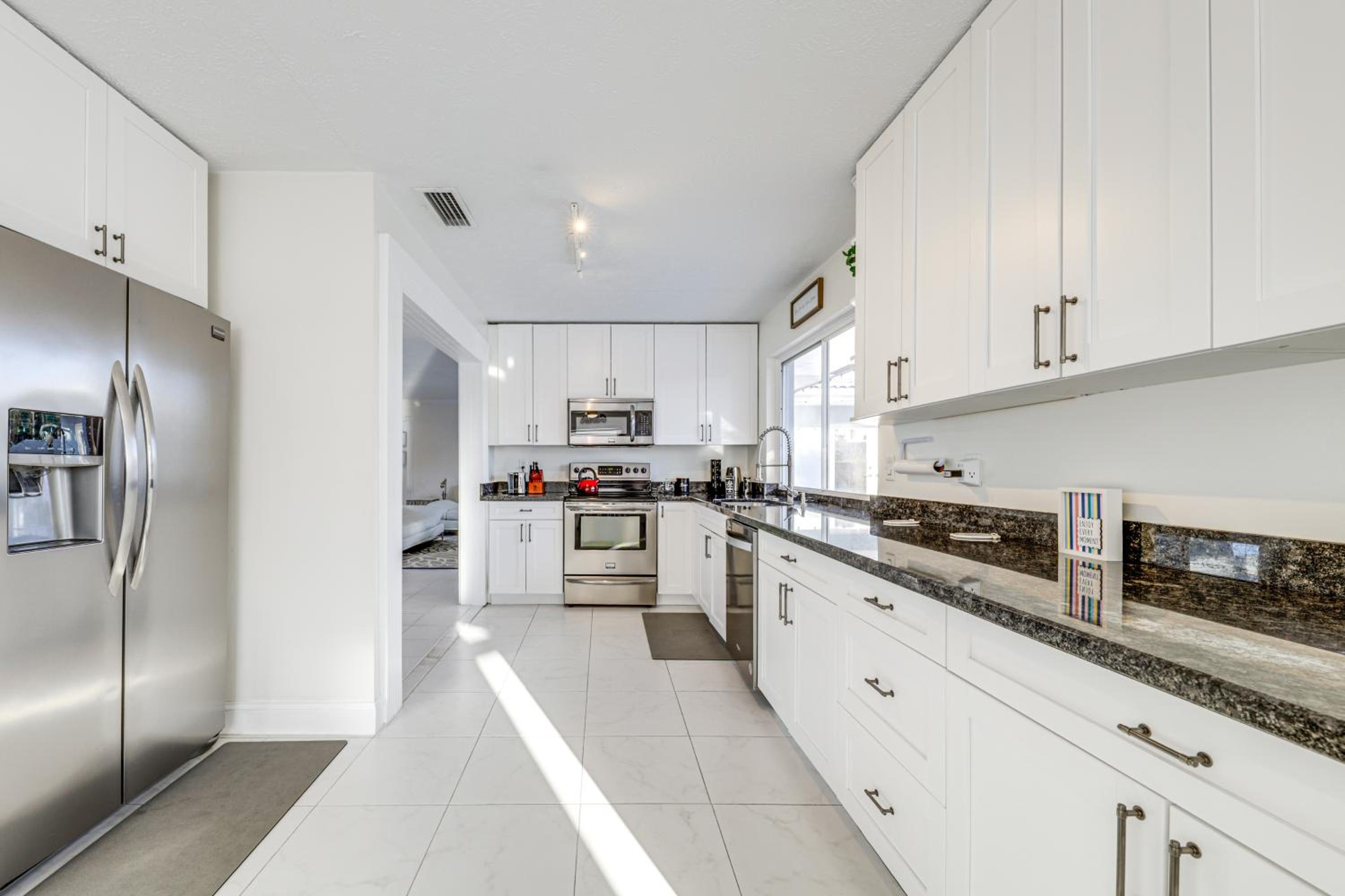 3 Mi to Beach! Poolside Escape in Fort Lauderdale