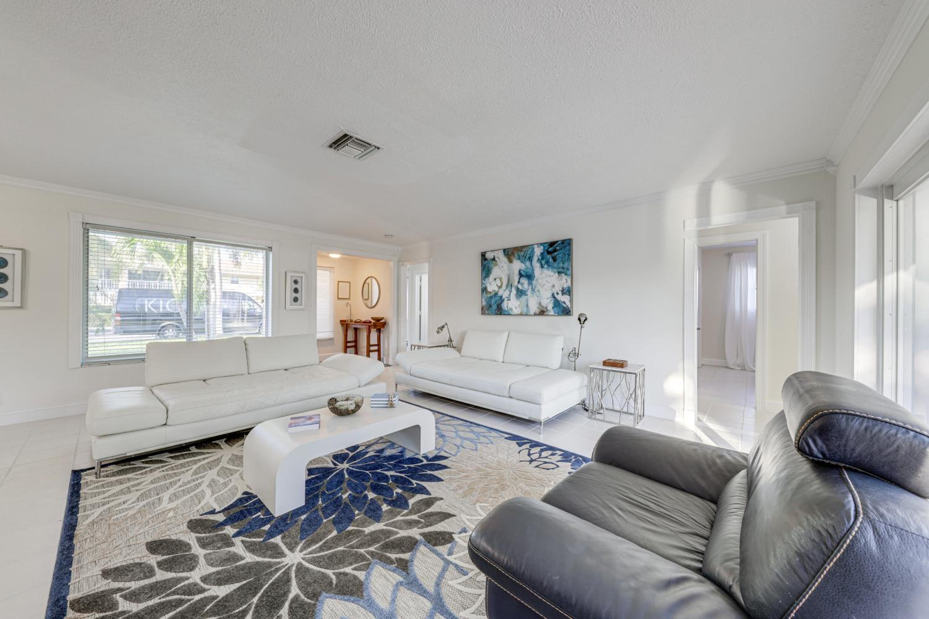 3 Mi to Beach! Poolside Escape in Fort Lauderdale