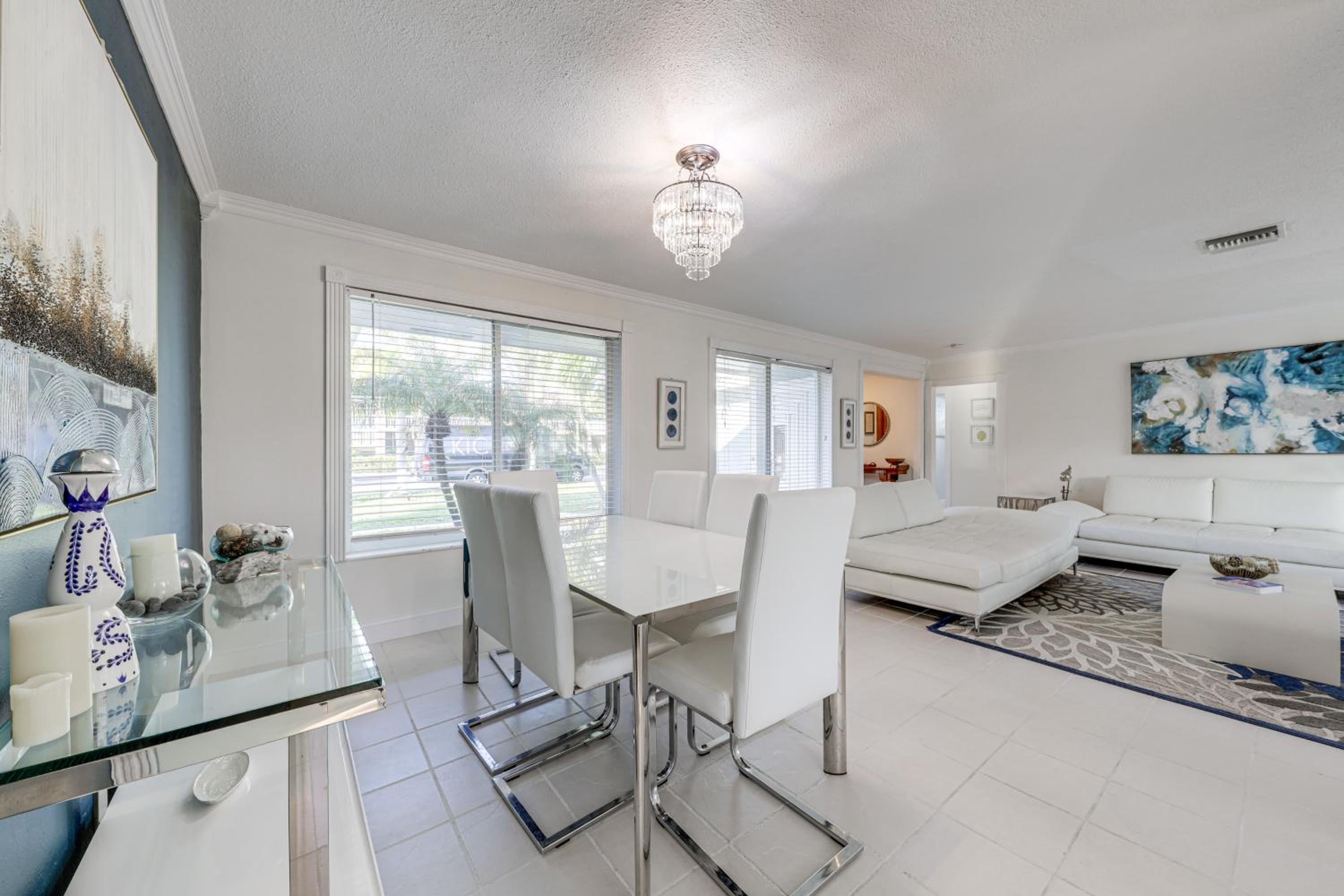 3 Mi to Beach! Poolside Escape in Fort Lauderdale
