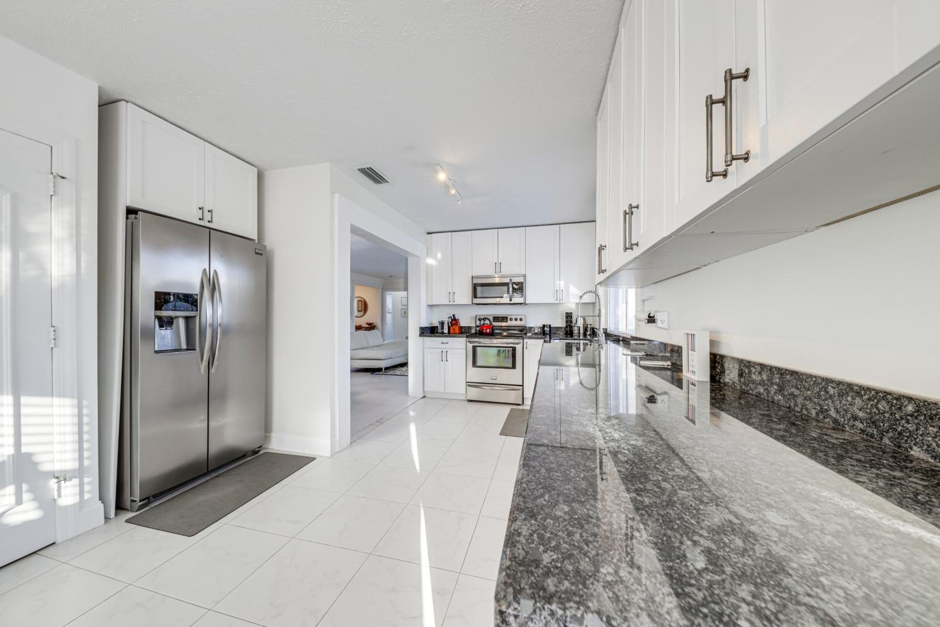 3 Mi to Beach! Poolside Escape in Fort Lauderdale