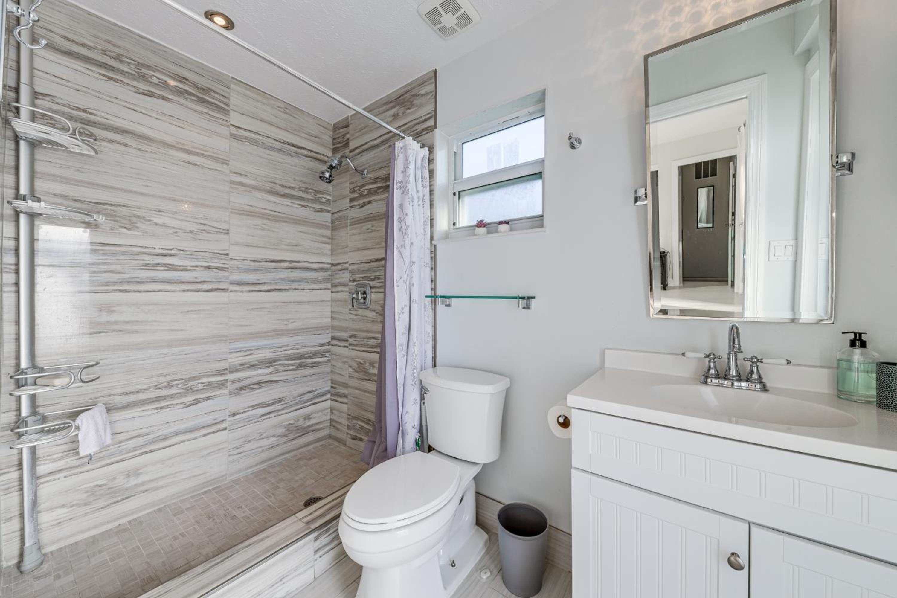 3 Mi to Beach! Poolside Escape in Fort Lauderdale