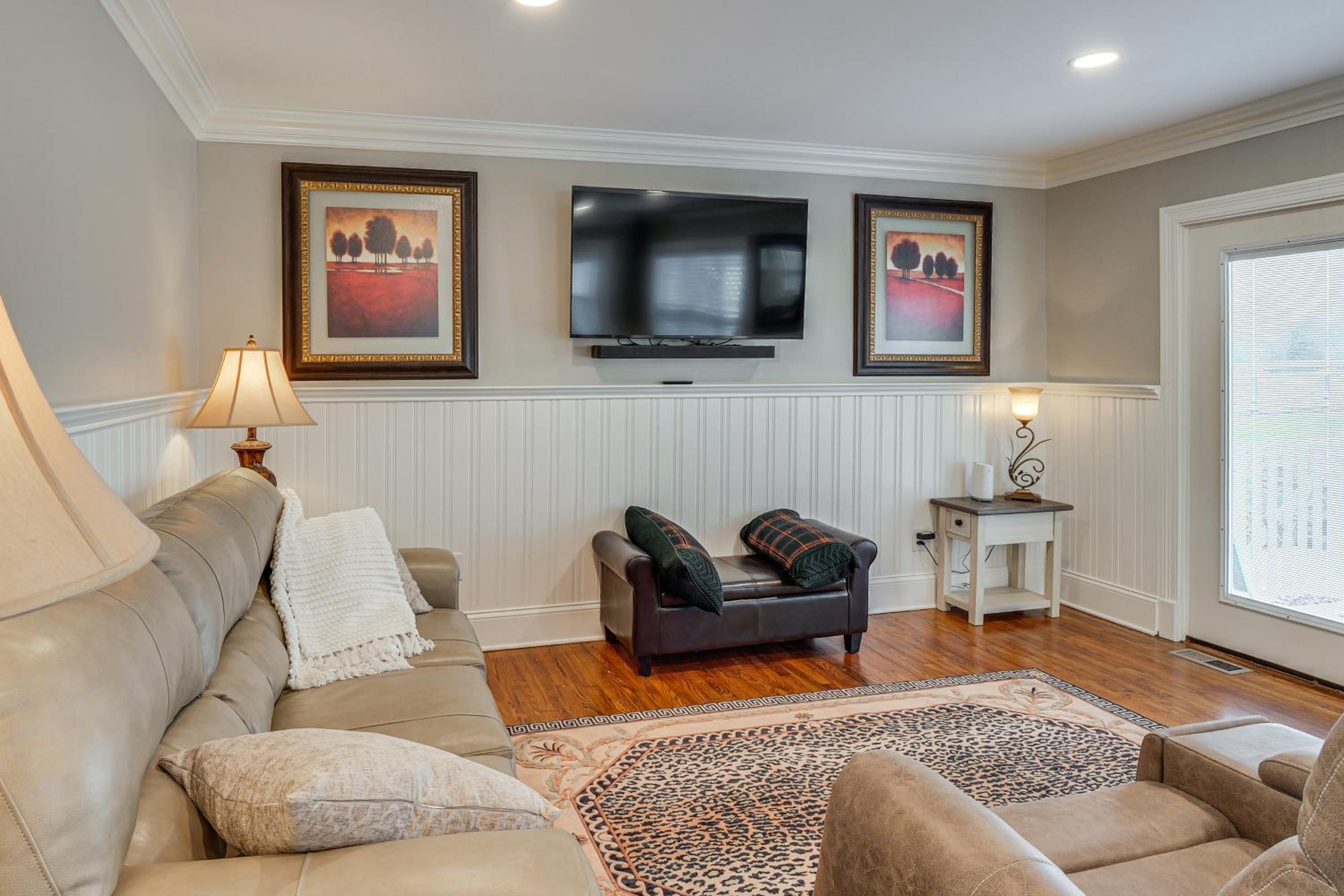 1 Block to Dtwn Lewisburg! Quiet Home with Decks