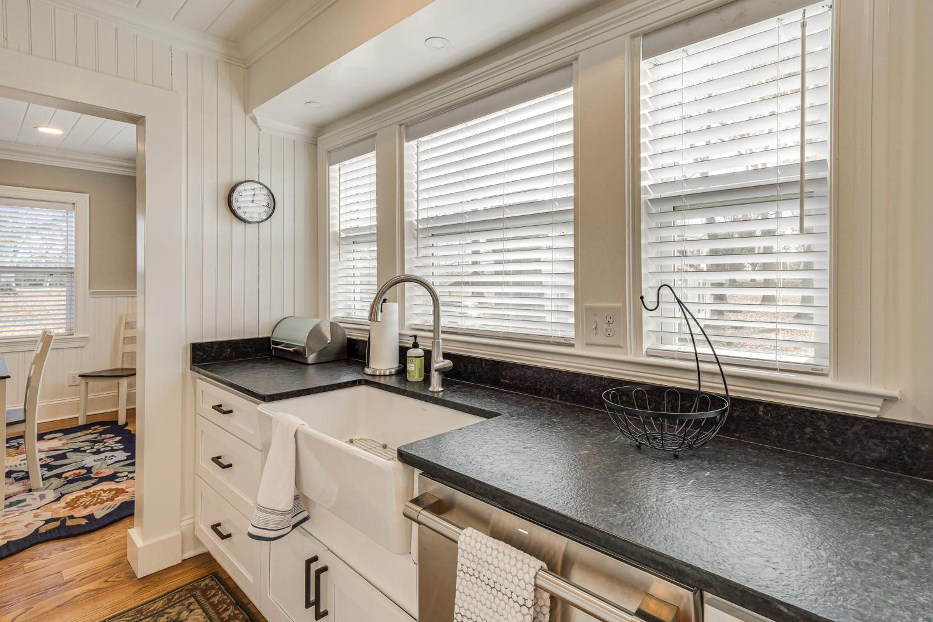 1 Block to Dtwn Lewisburg! Quiet Home with Decks