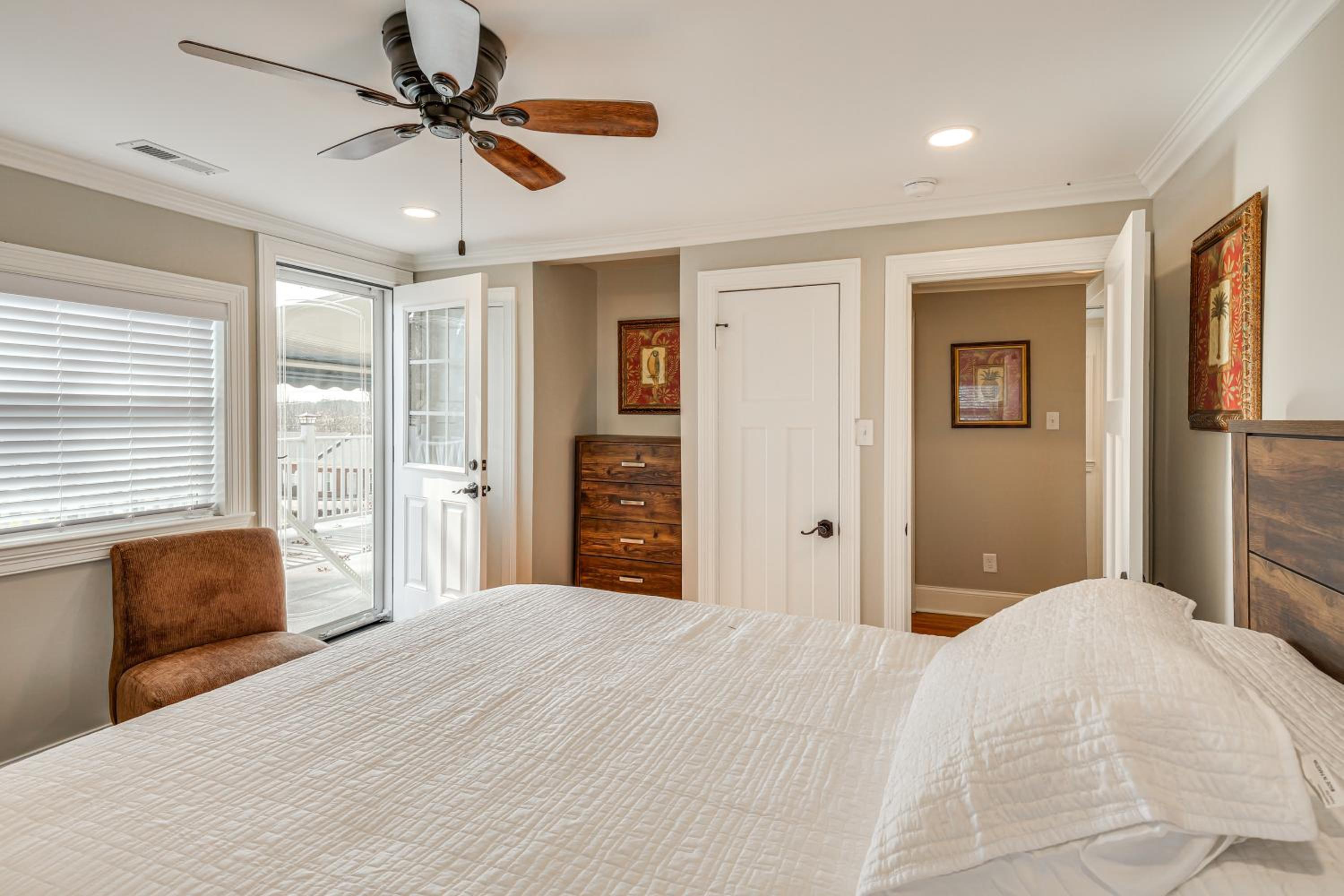 1 Block to Dtwn Lewisburg! Quiet Home with Decks