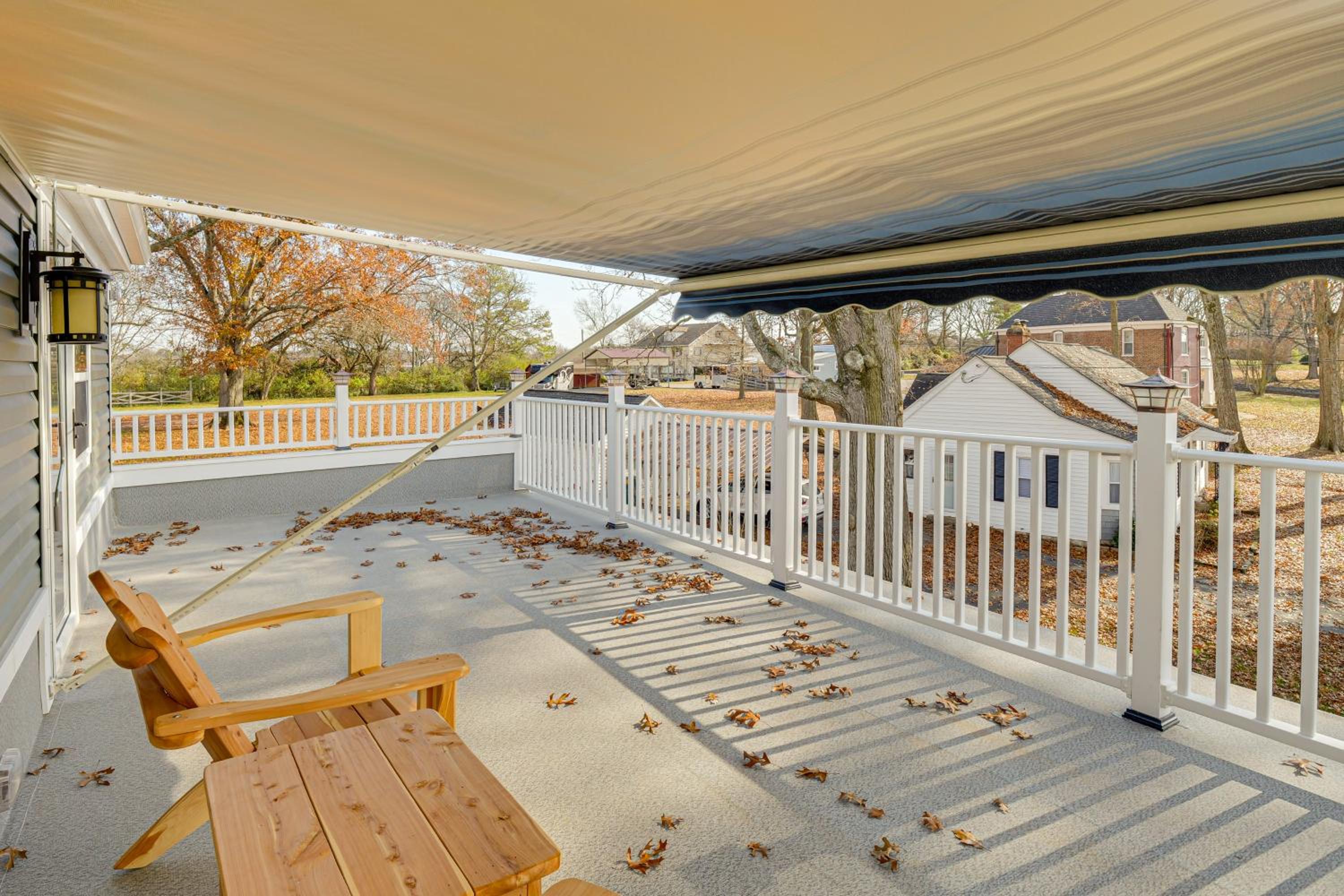 1 Block to Dtwn Lewisburg! Quiet Home with Decks