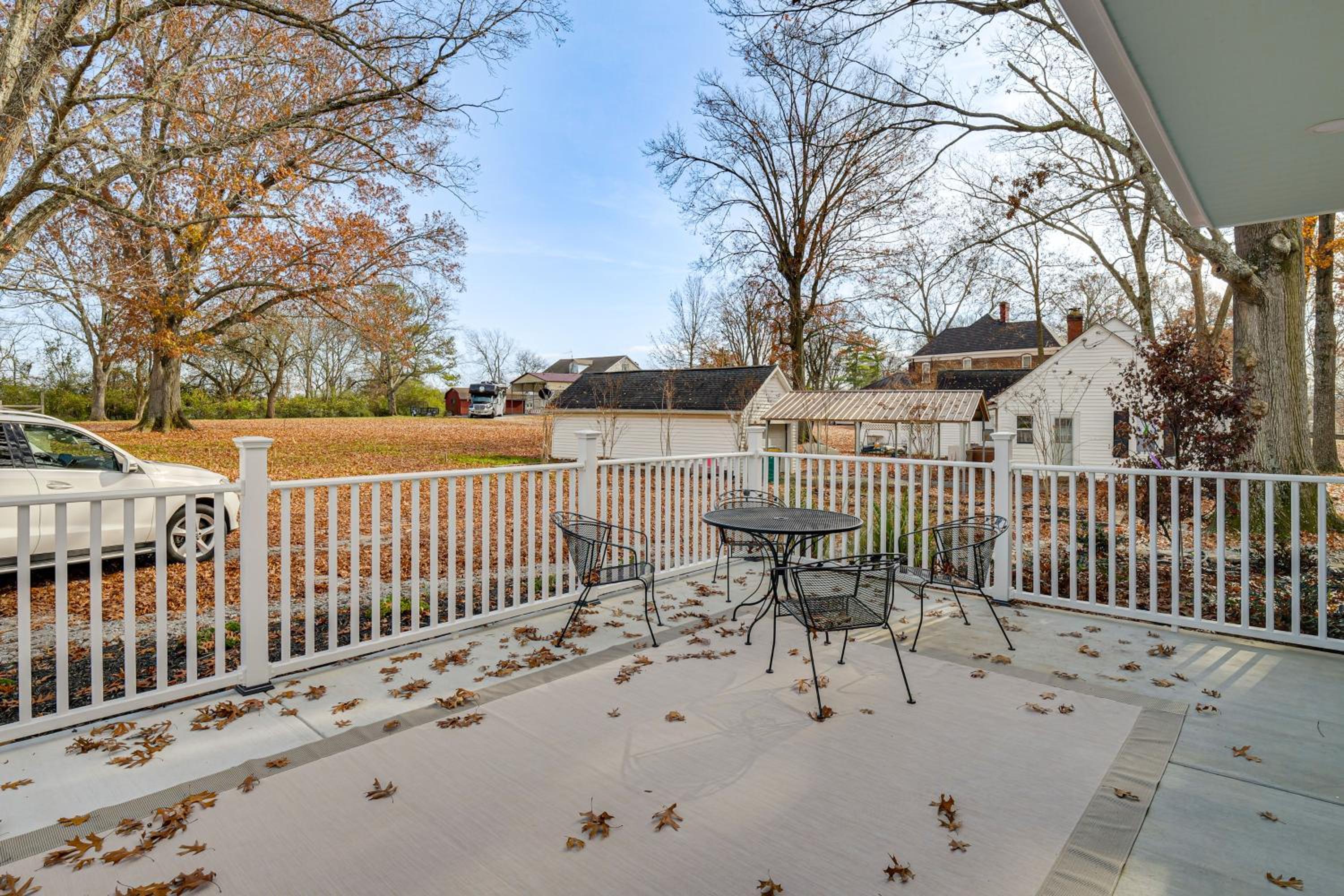 1 Block to Dtwn Lewisburg! Quiet Home with Decks