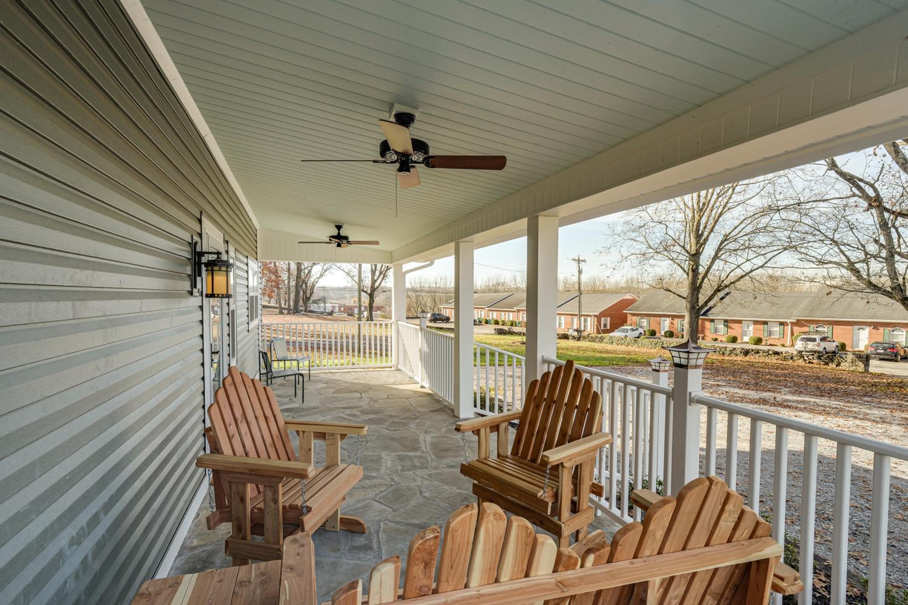 1 Block to Dtwn Lewisburg! Quiet Home with Decks