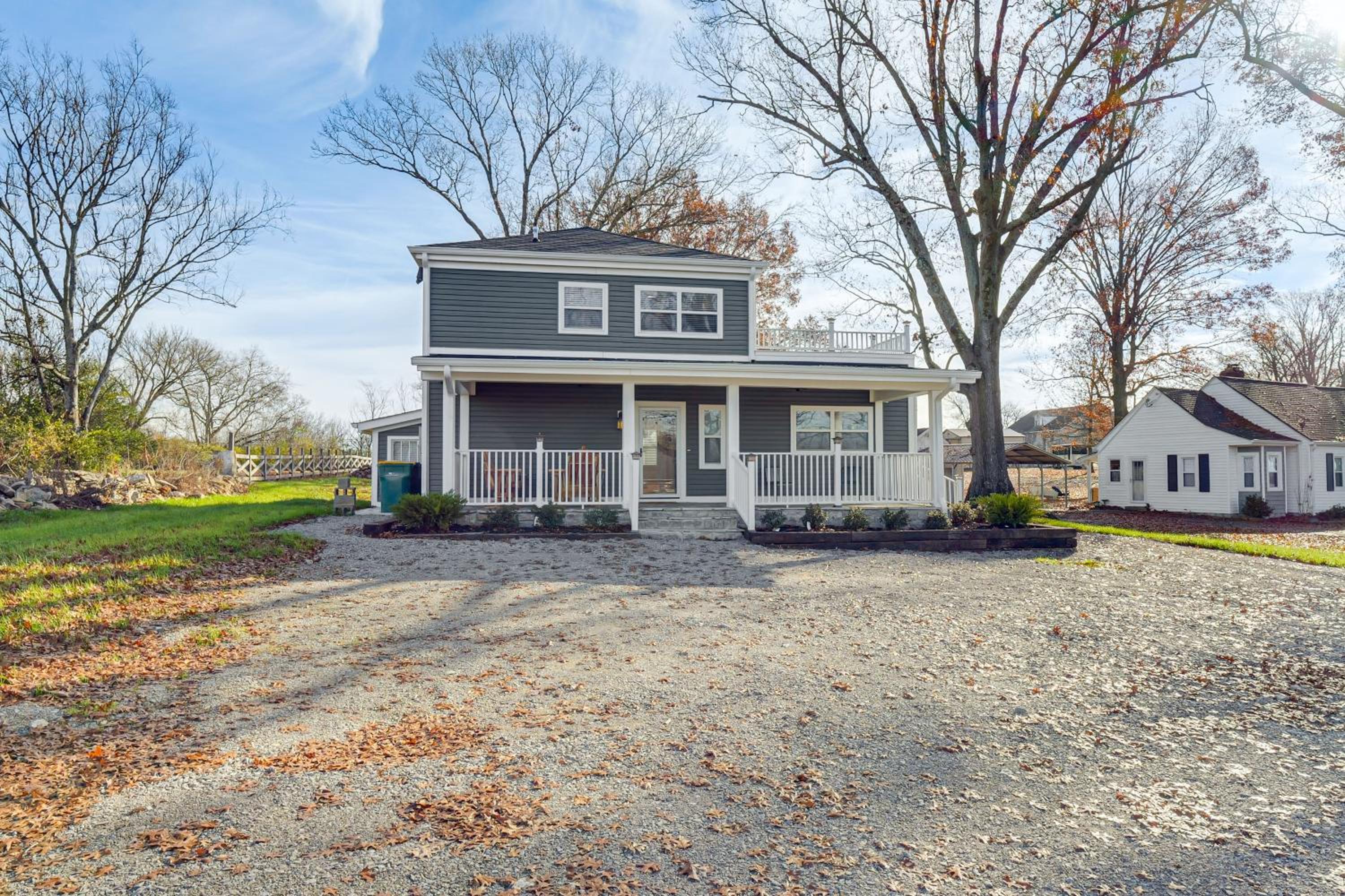 1 Block to Dtwn Lewisburg! Quiet Home with Decks