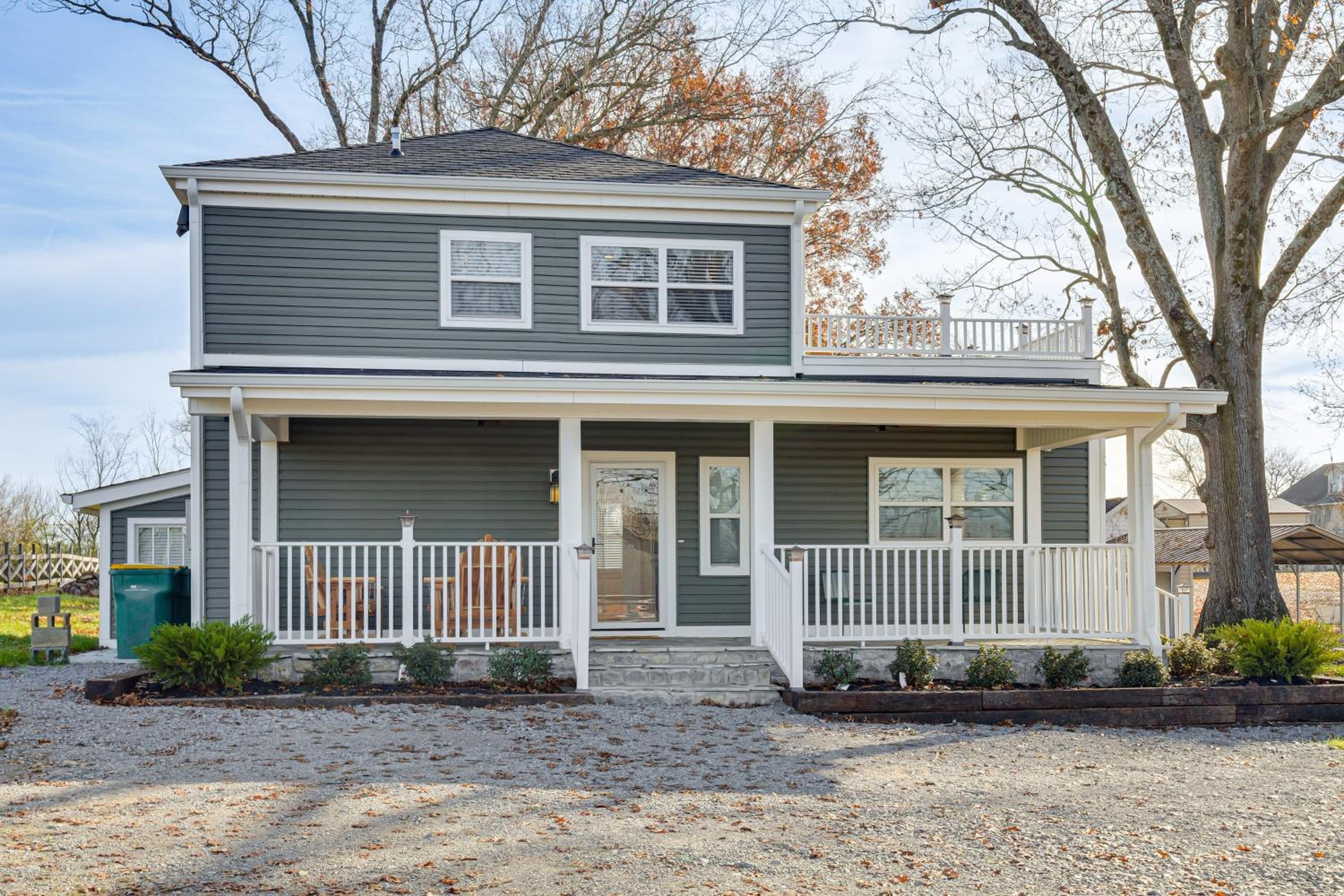 1 Block to Dtwn Lewisburg! Quiet Home with Decks