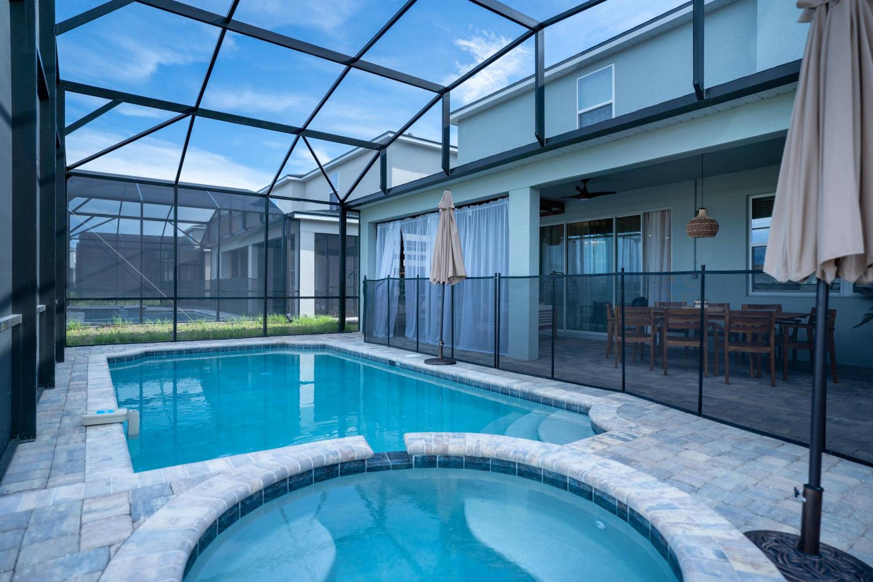 9BR Solara Villa w Pool Themed Rooms
