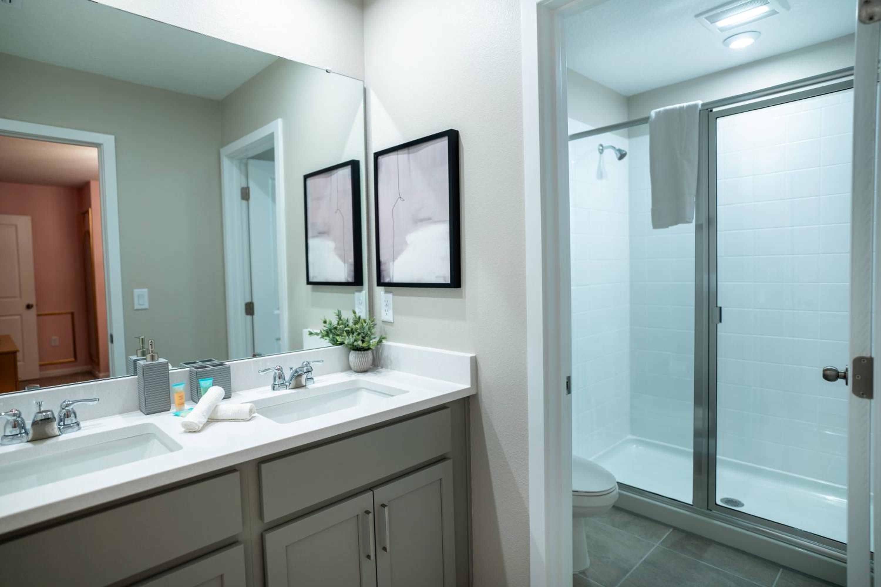 9BR Solara Villa w Pool Themed Rooms