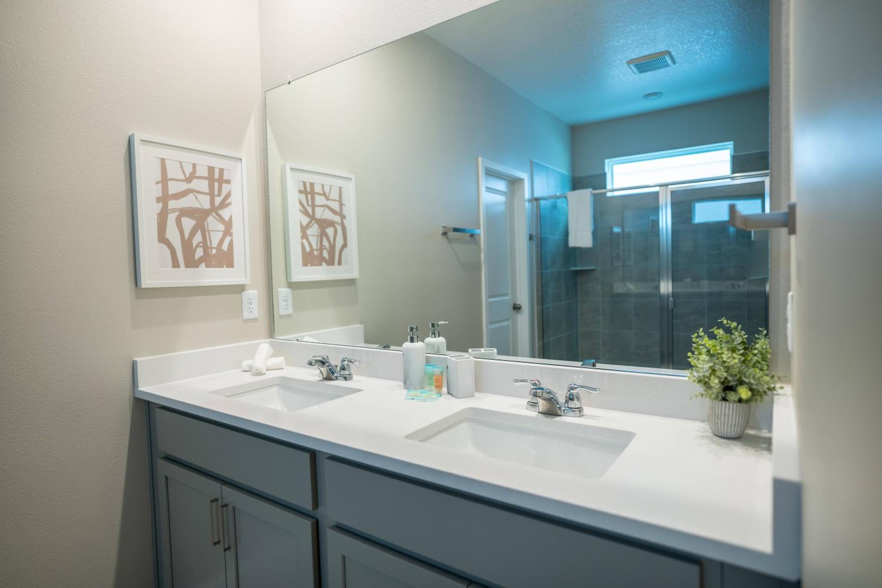9BR Solara Villa w Pool Themed Rooms