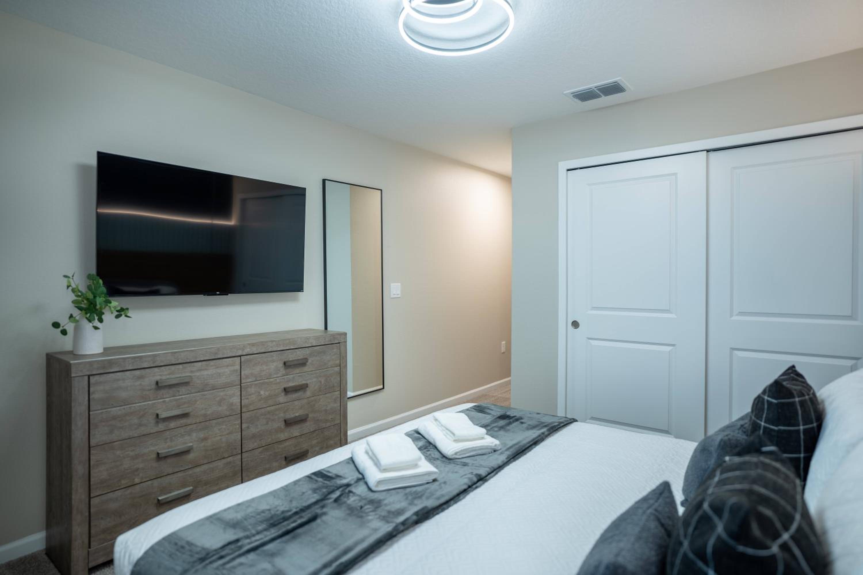 9BR Solara Villa w Pool Themed Rooms
