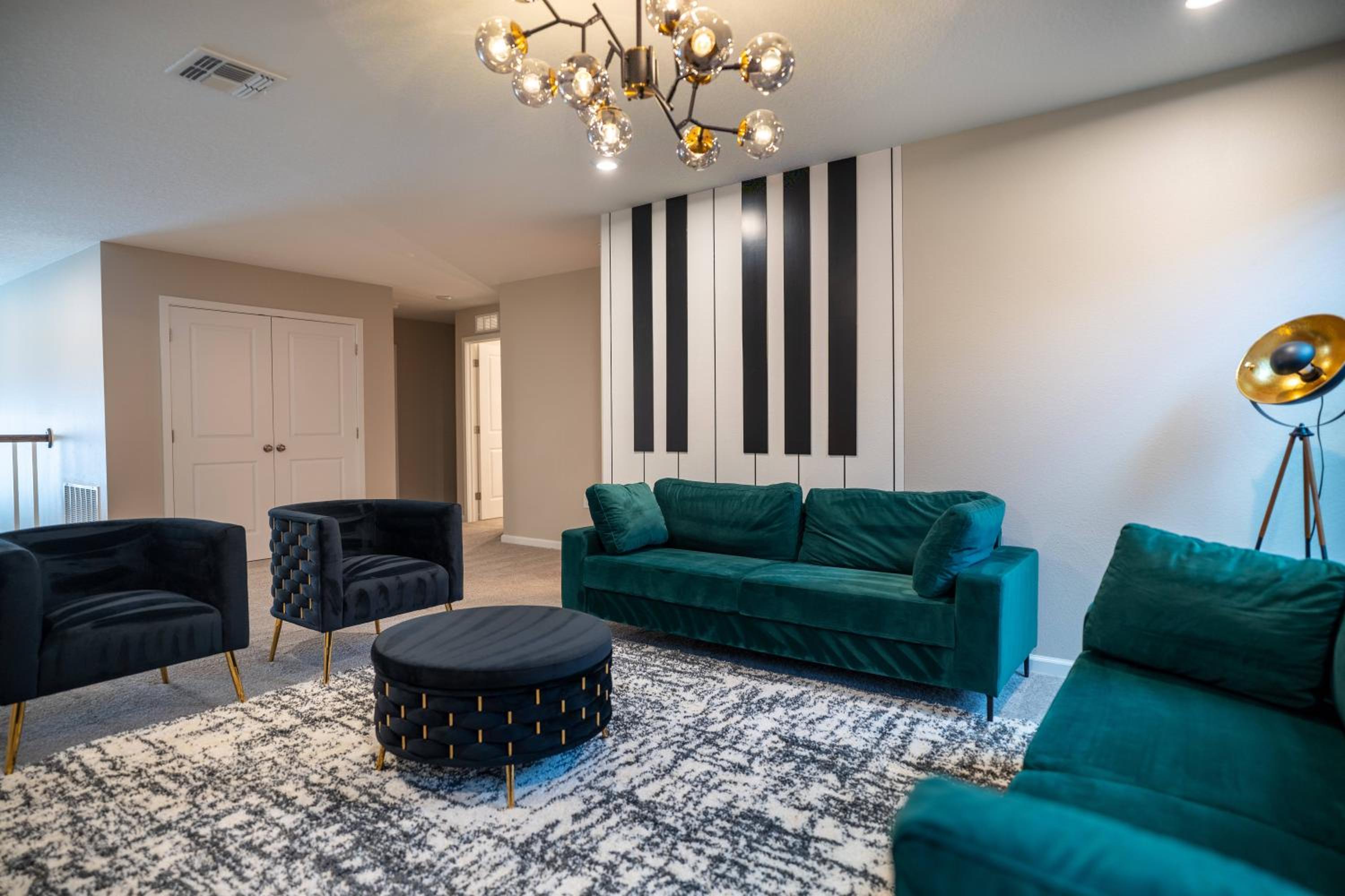 9BR Solara Villa w Pool Themed Rooms
