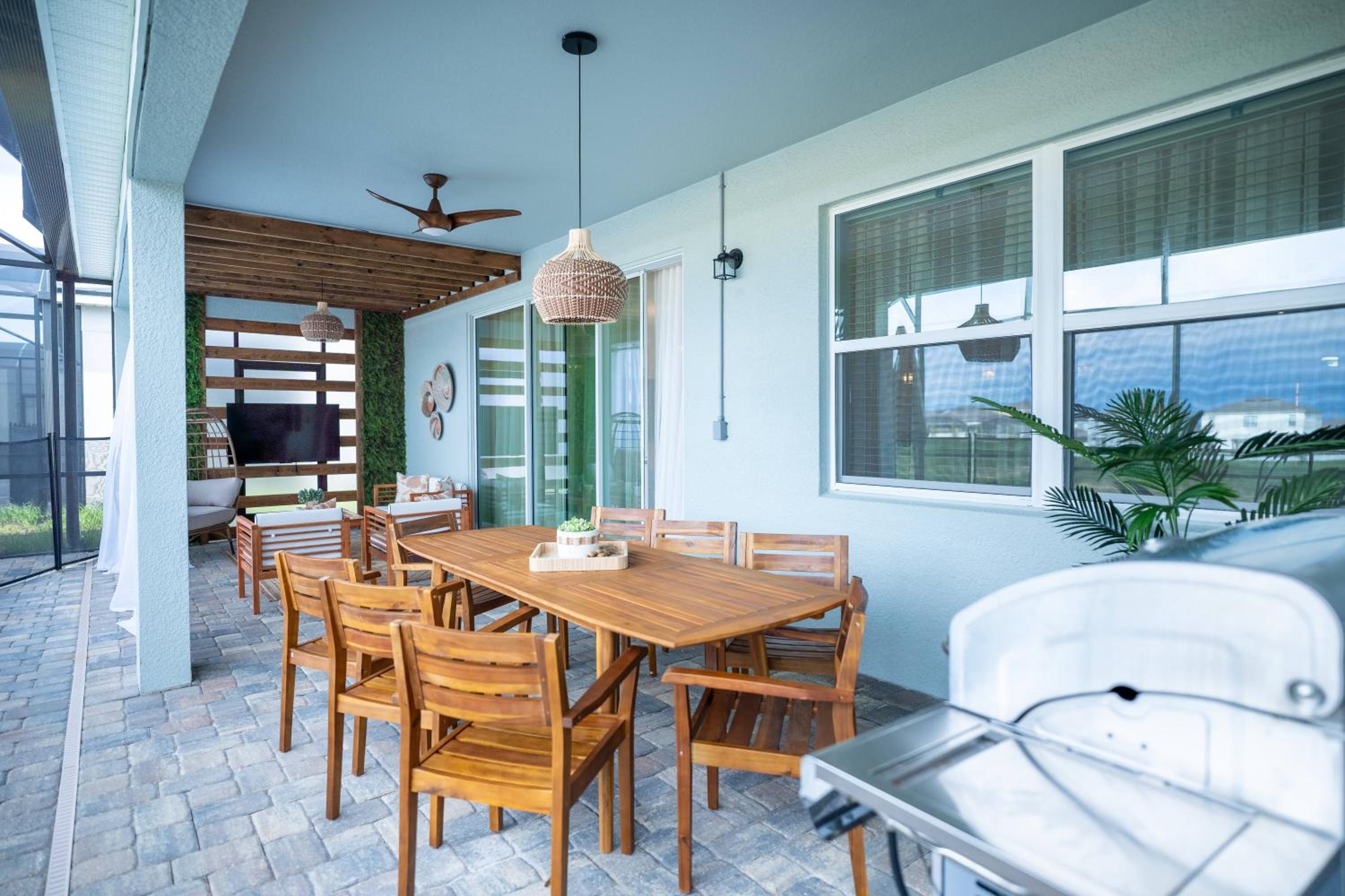 9BR Solara Villa w Pool Themed Rooms