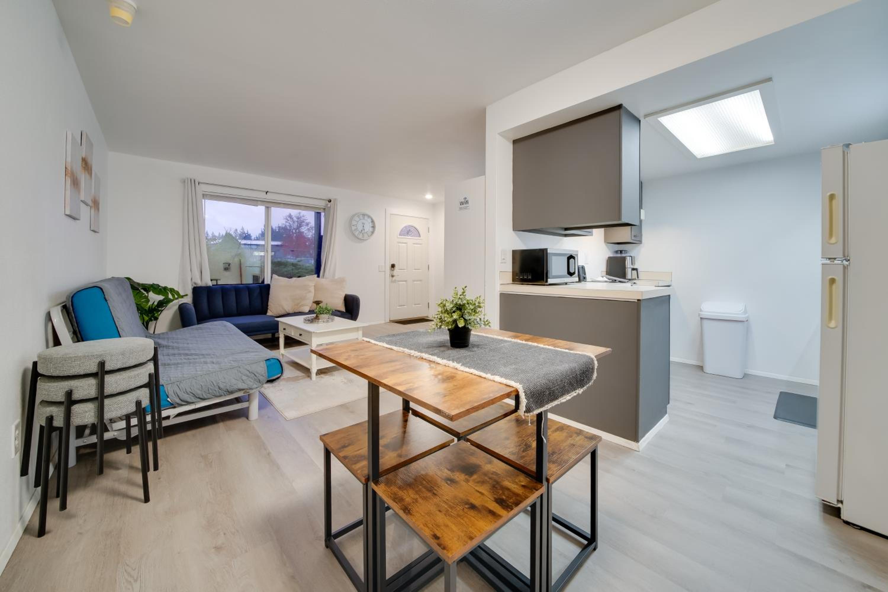 Near Tech Hub and Transit Central Bellevue Home