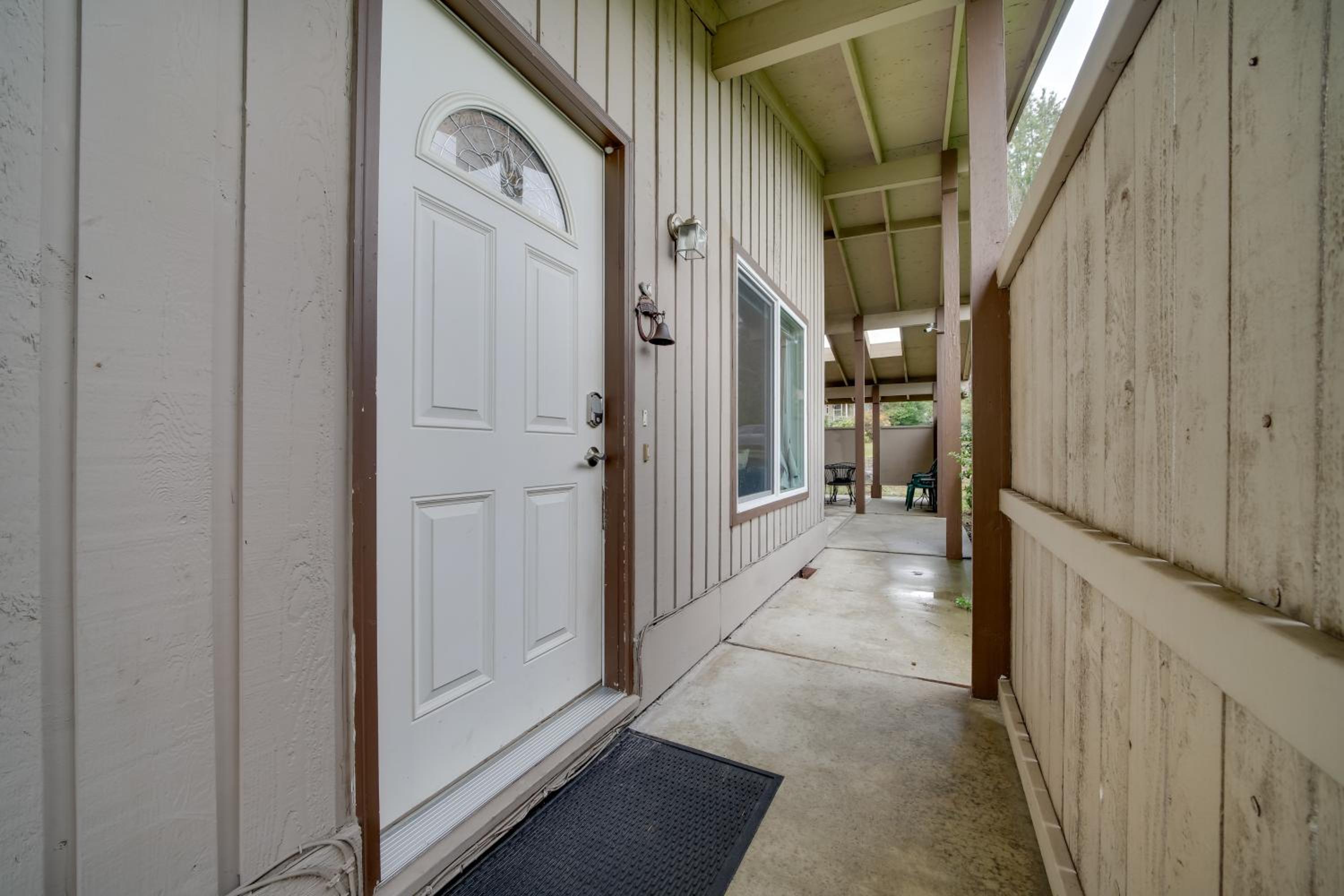 Near Tech Hub and Transit Central Bellevue Home