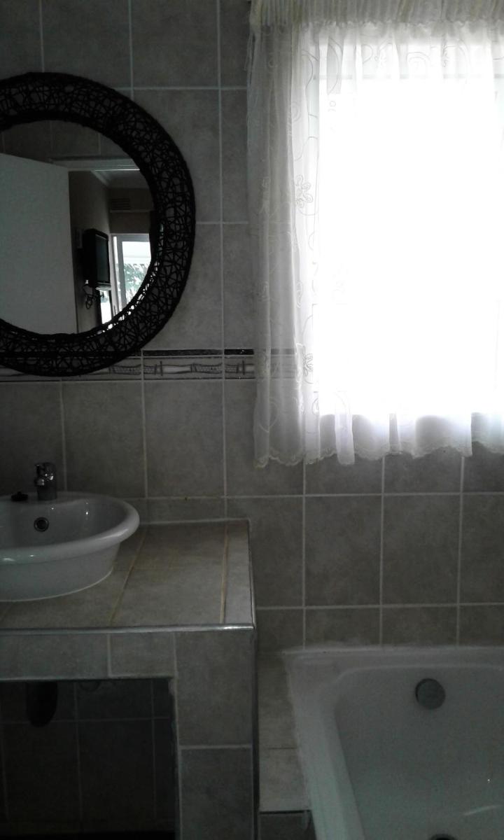 Rostalyn Guesthouse