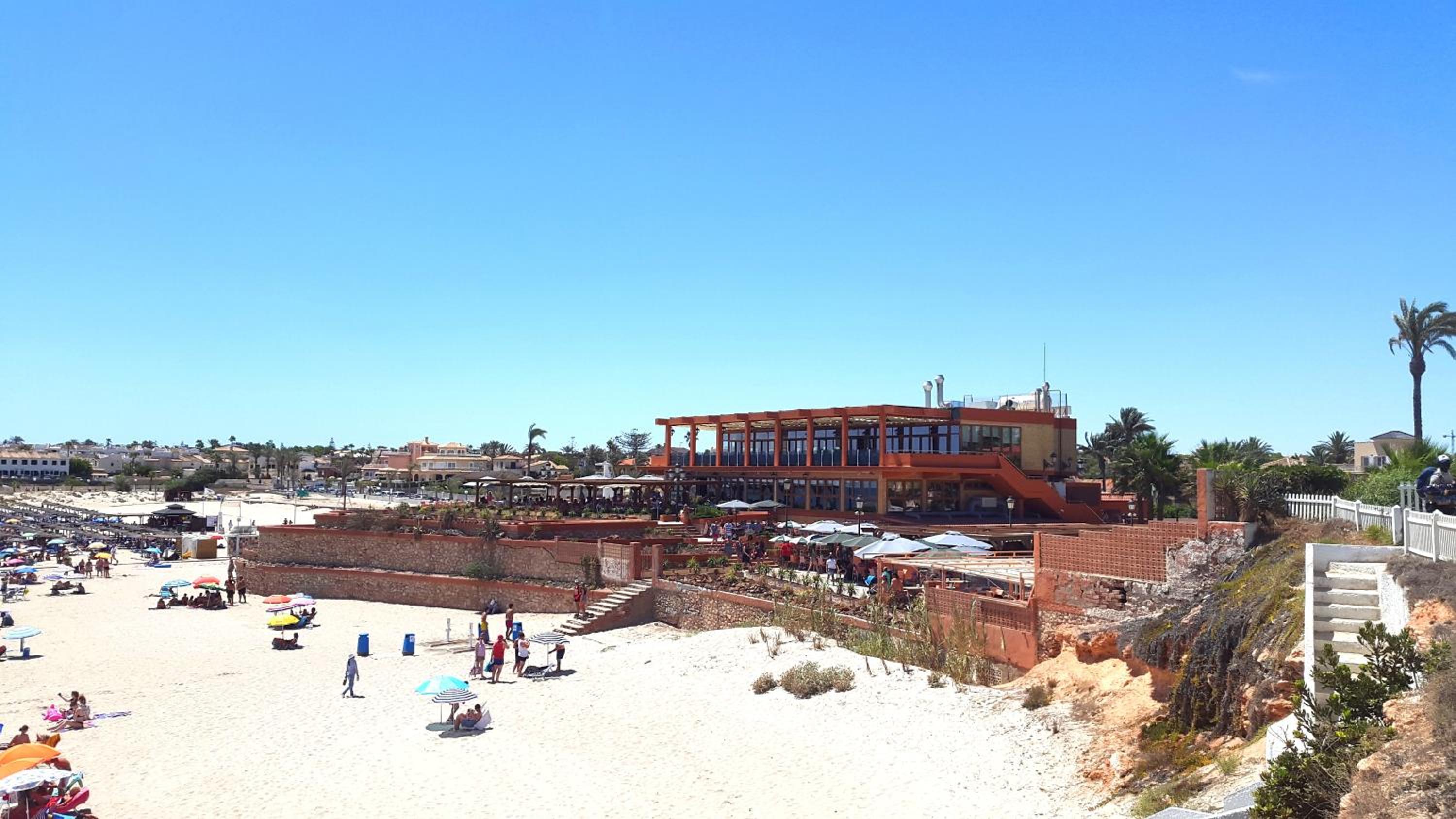 Villa La Zenia, Private pool, 10min walk to La Zenia Beach, for 6 people