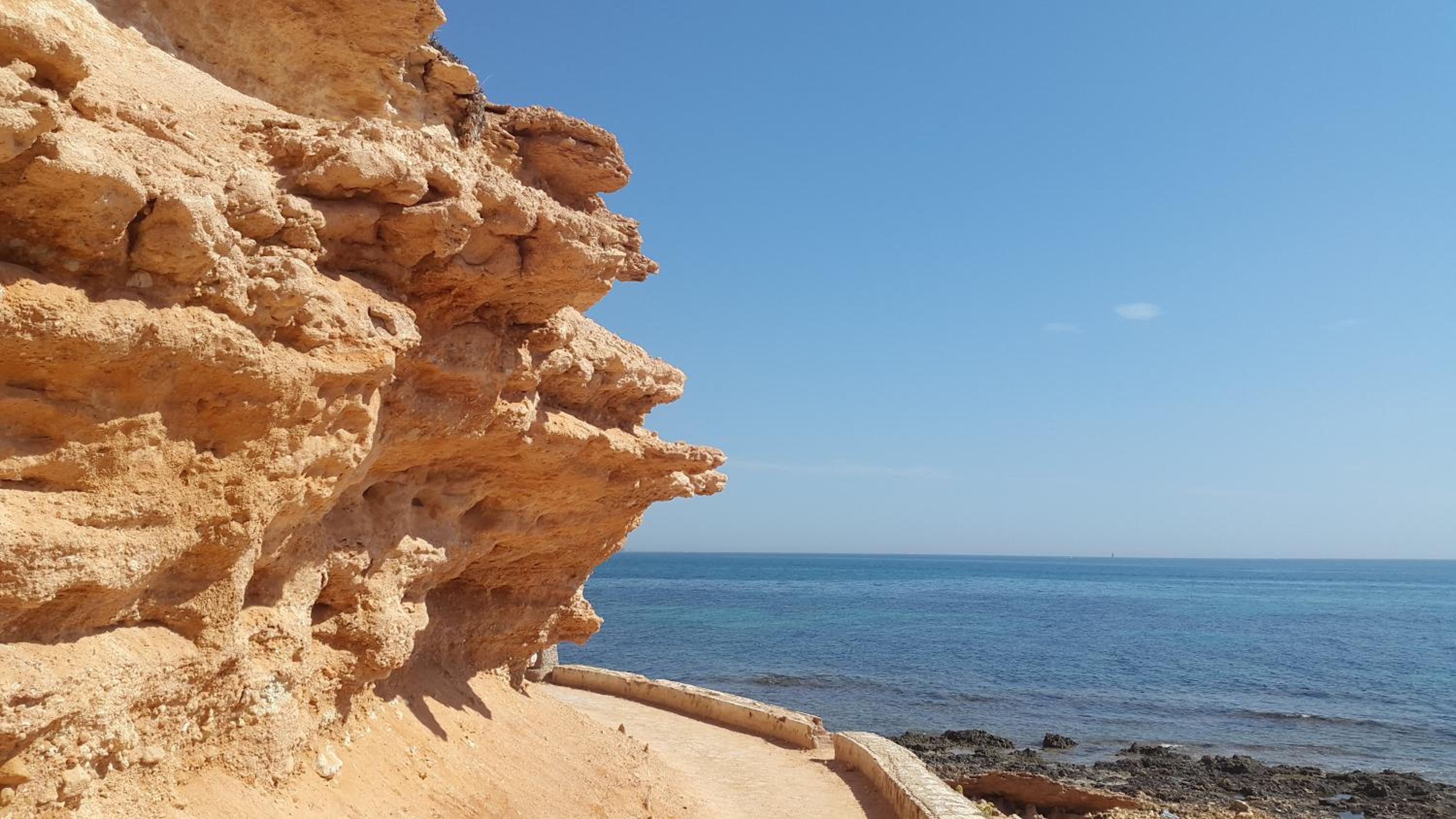 Villa La Zenia, Private pool, 10min walk to La Zenia Beach, for 6 people