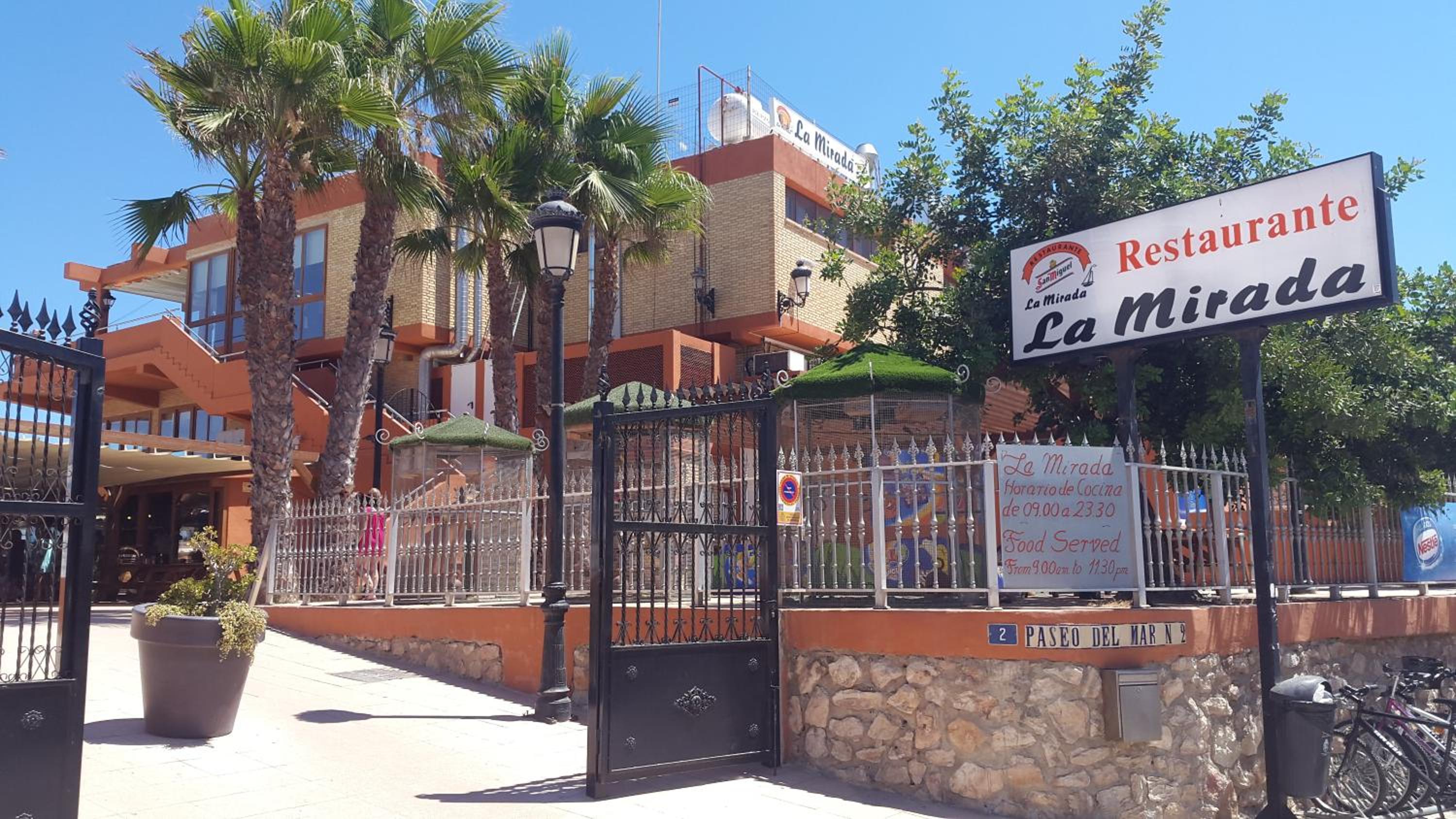 Villa La Zenia, Private pool, 10min walk to La Zenia Beach, for 6 people