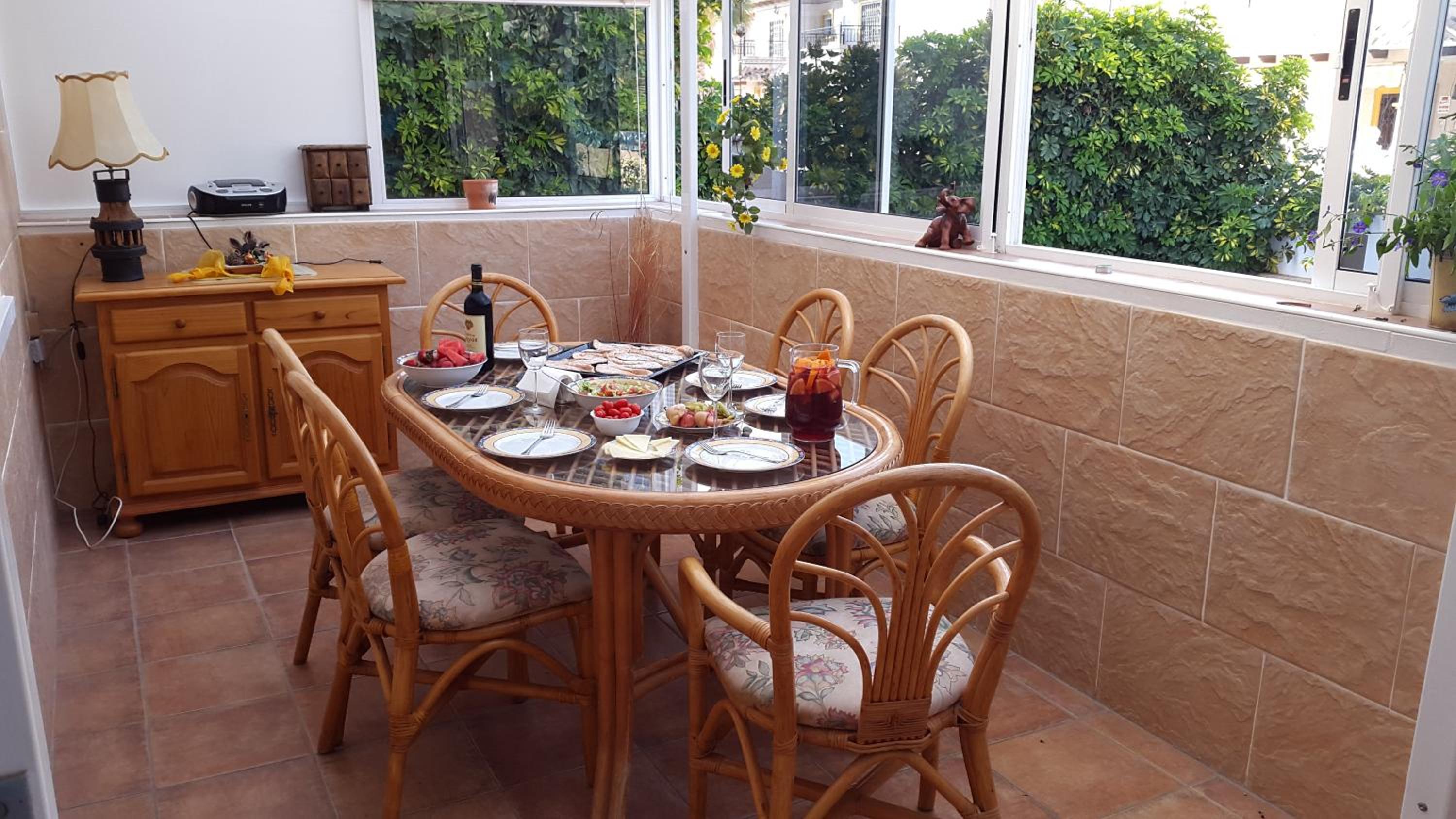 Villa La Zenia, Private pool, 10min walk to La Zenia Beach, for 6 people
