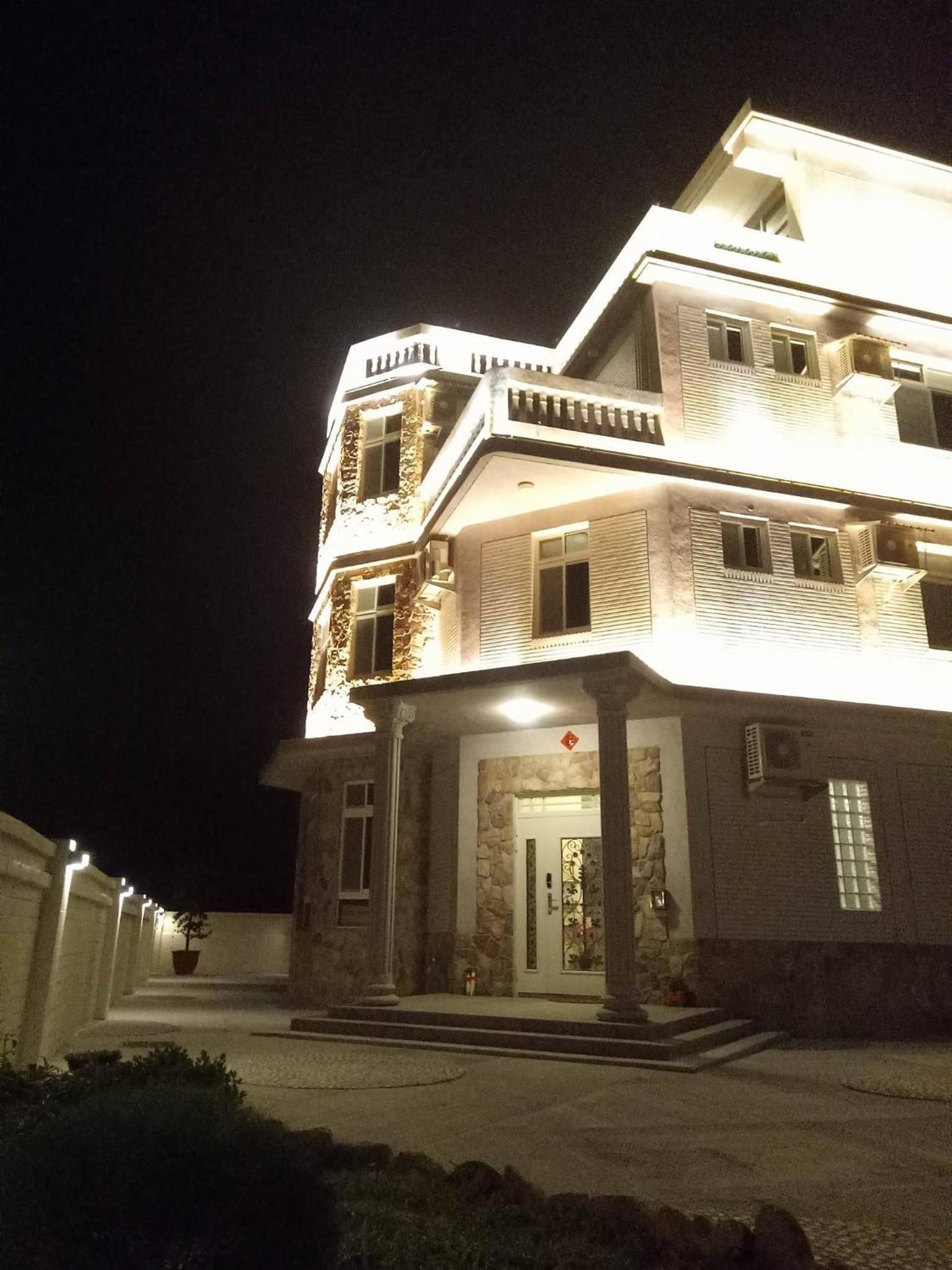 Little Weekend Inn