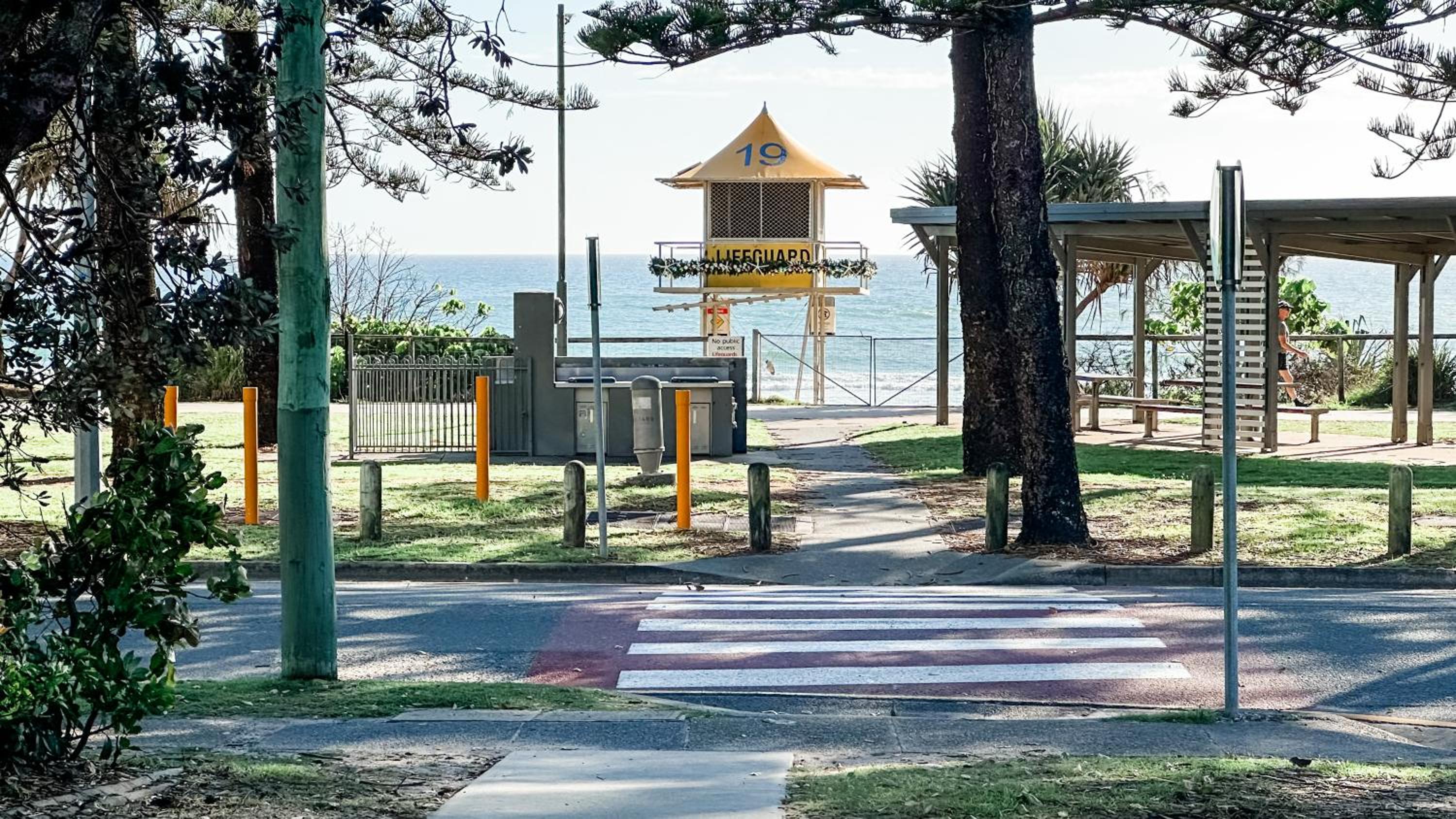 Absolute Burleigh Beachfront - Stylish 2BR Oceanview Stay