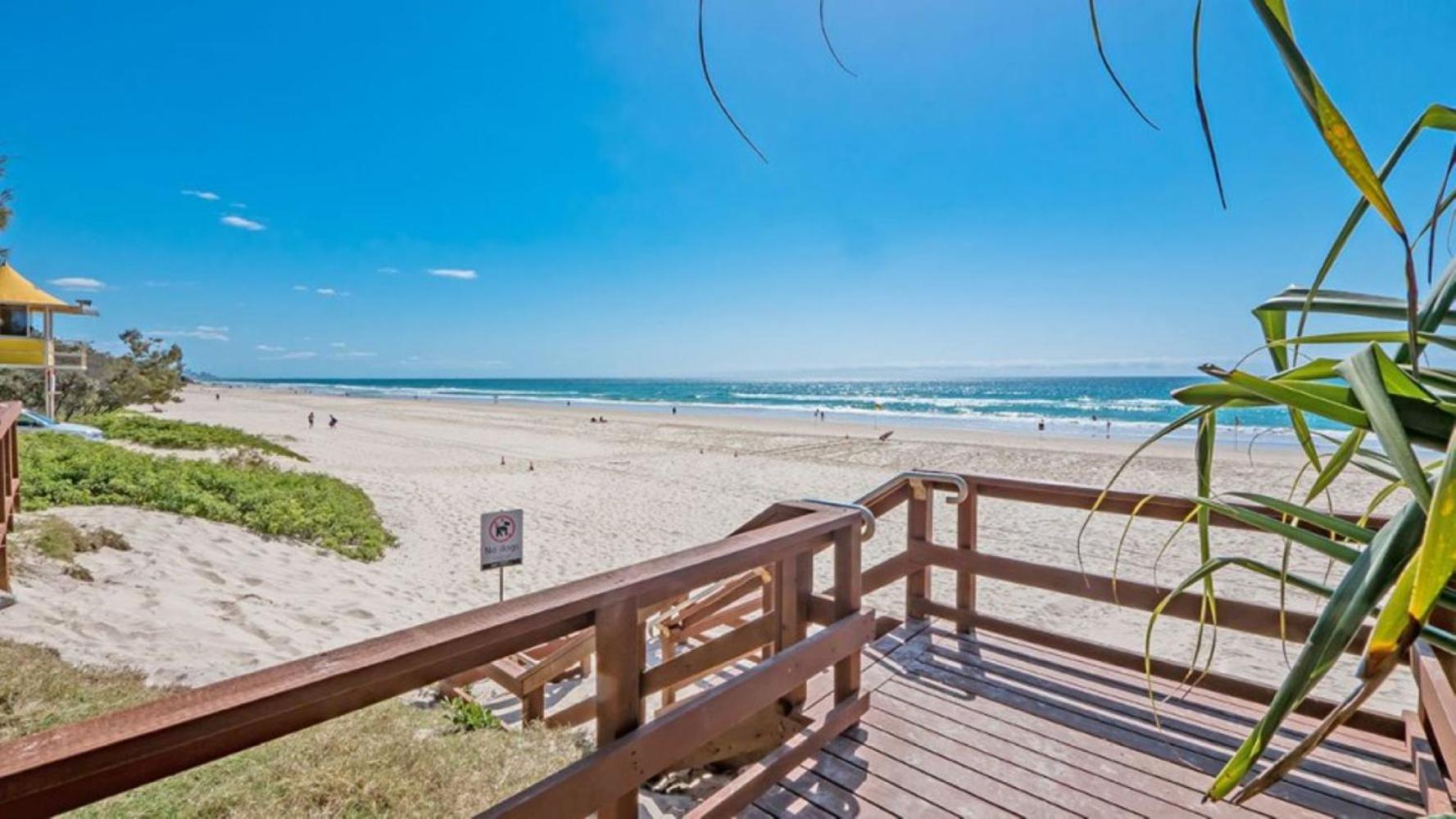 Absolute Burleigh Beachfront - Stylish 2BR Oceanview Stay