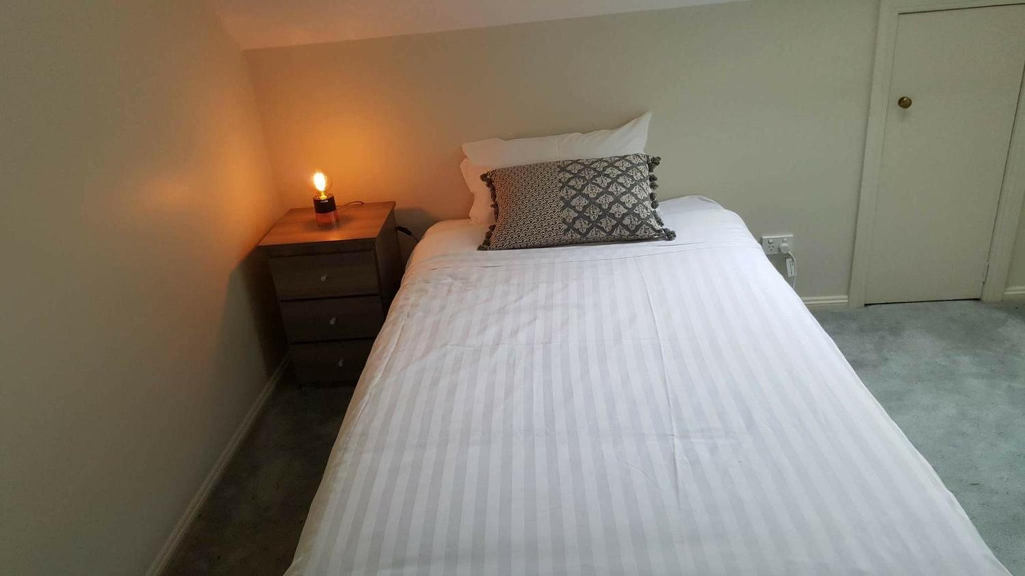 City townhouse walking distance to city