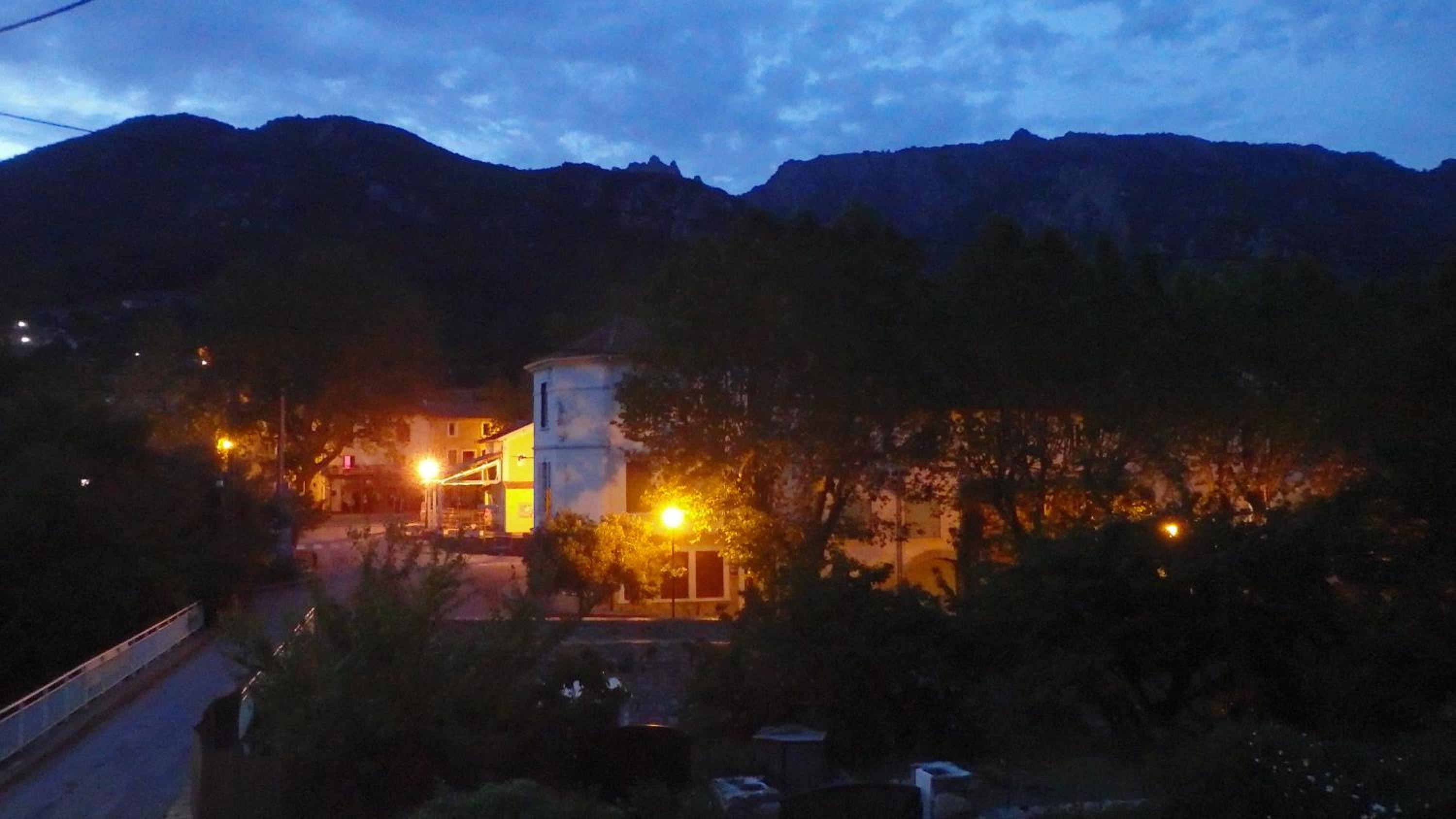 Les Violettes view 5
