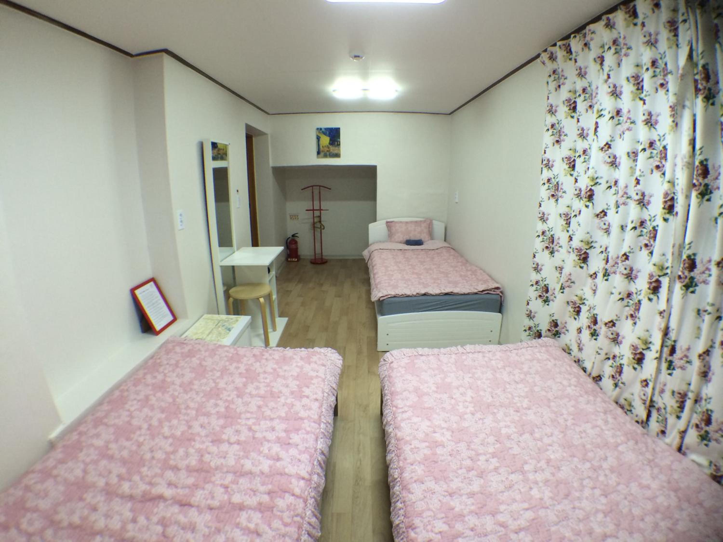 Jeong House