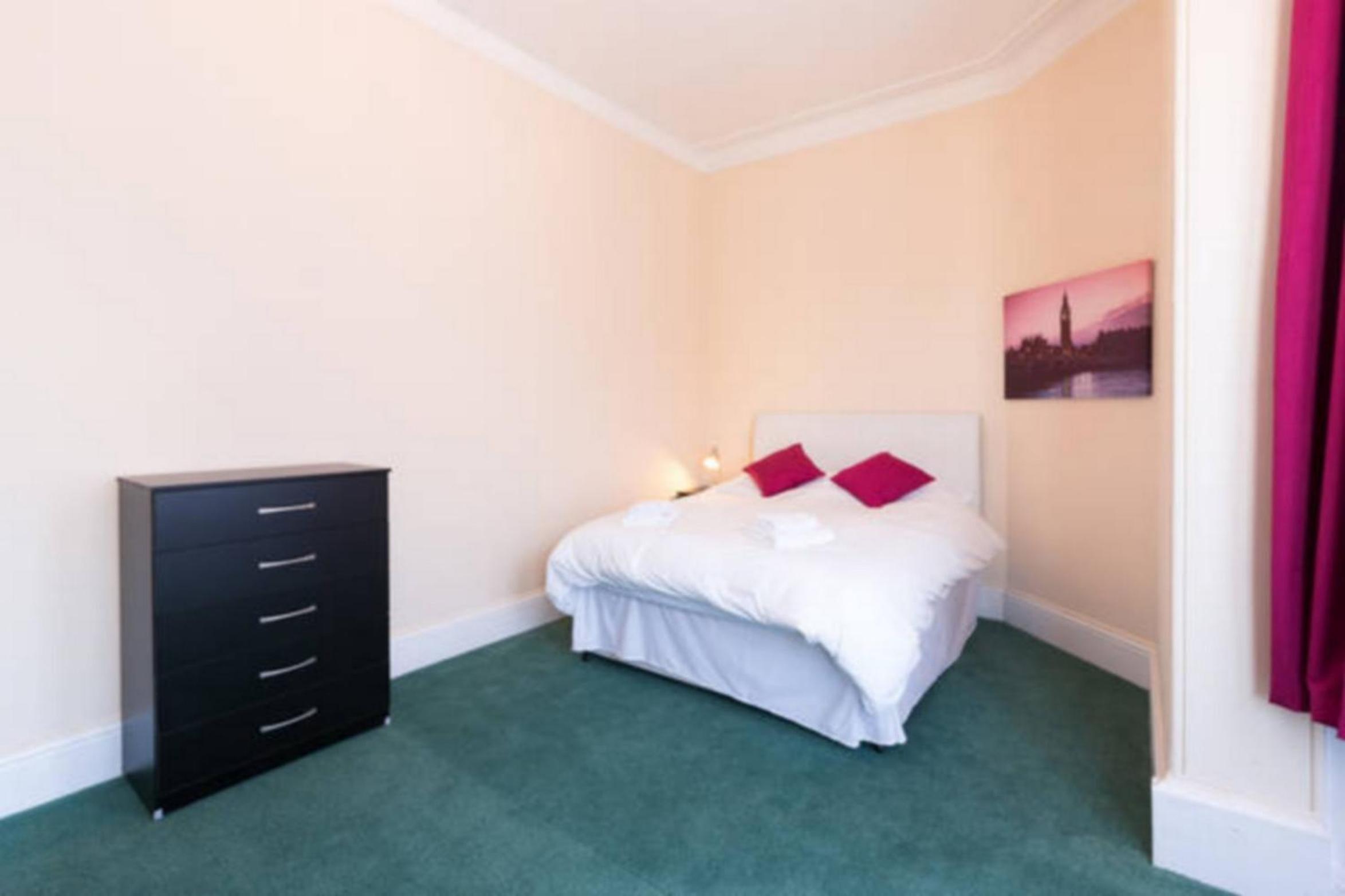 Gazeley Manor House - Central Huntingdon view 5