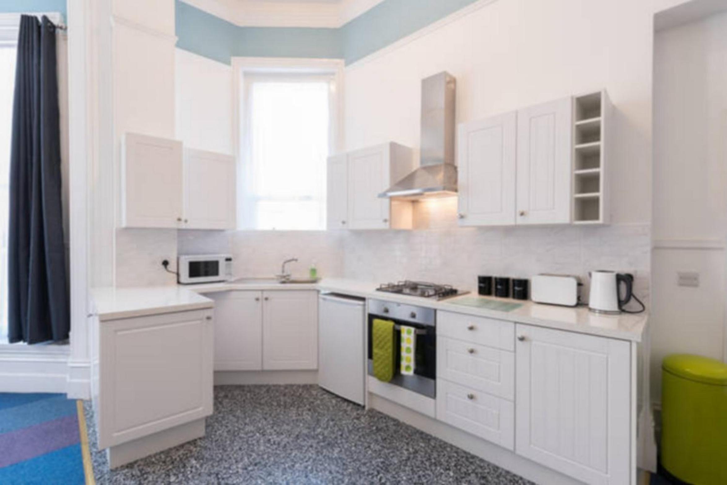 Gazeley Manor House - Central Huntingdon view 4