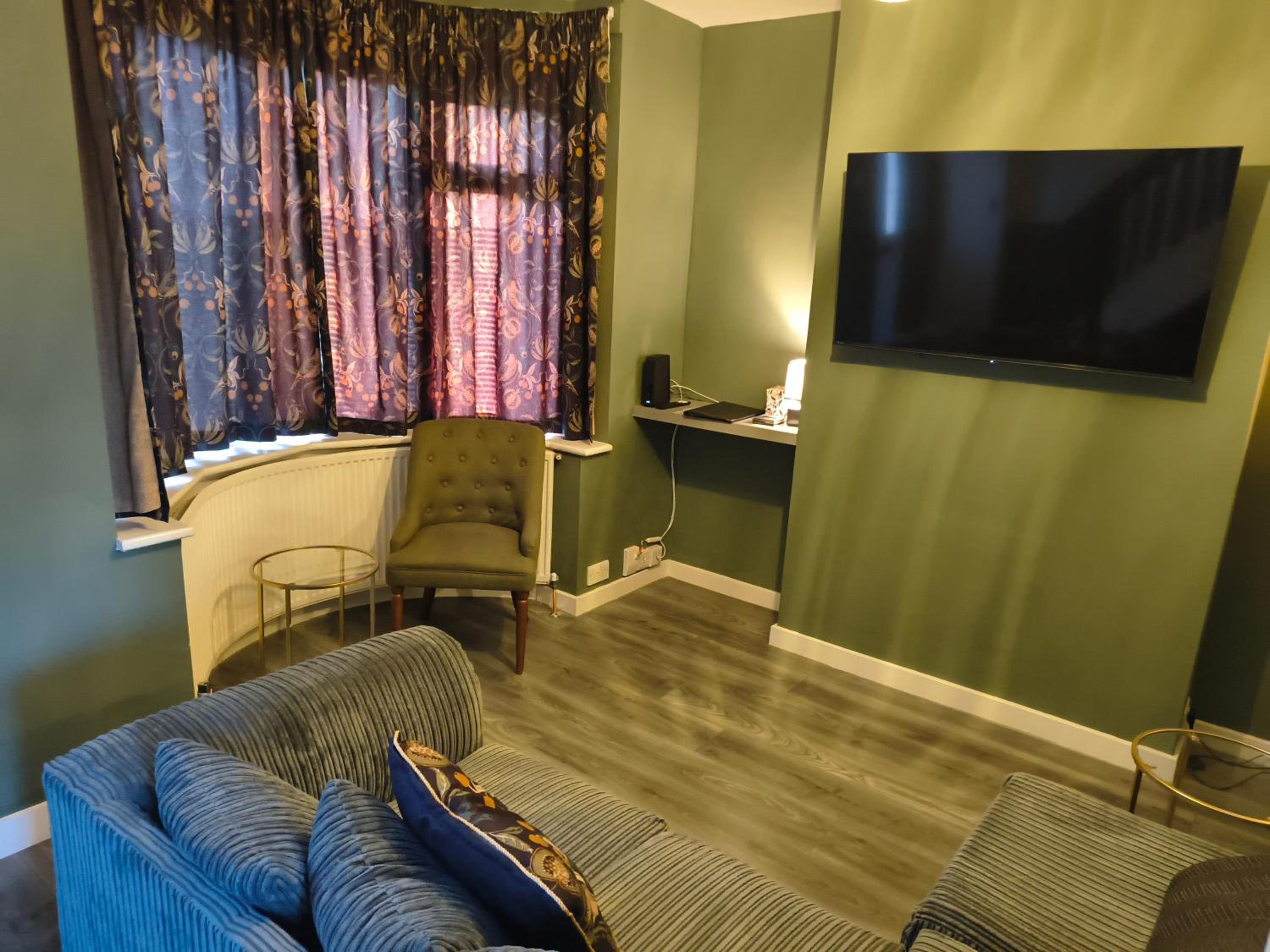 Parkdale-2 Bedroom House in Sheldon Birmingham