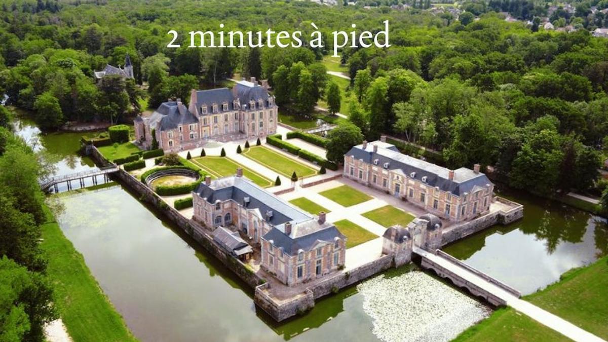 La Petite Maison Solognote, au pied du Château
