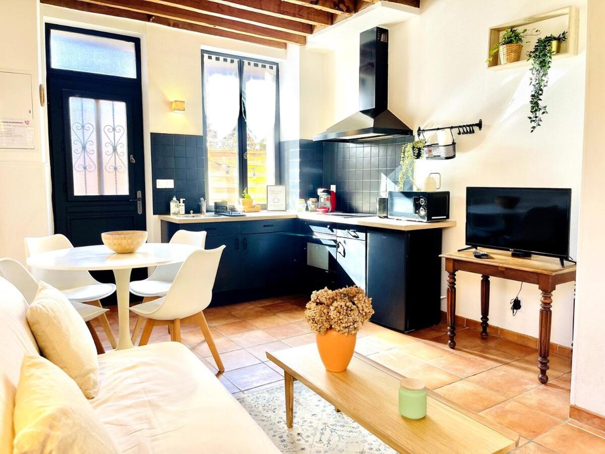 La Petite Maison Solognote, au pied du Château