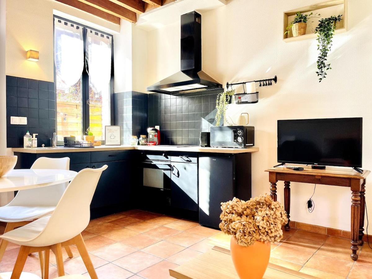 La Petite Maison Solognote, au pied du Château