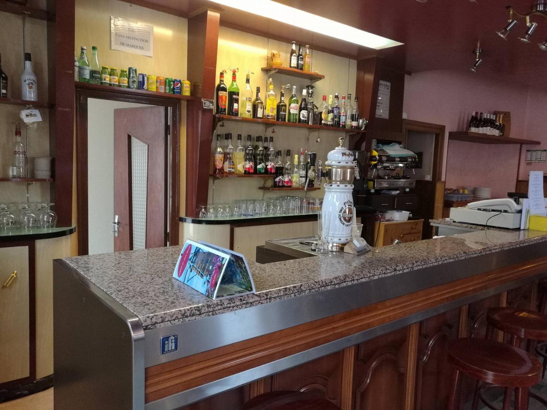 bar