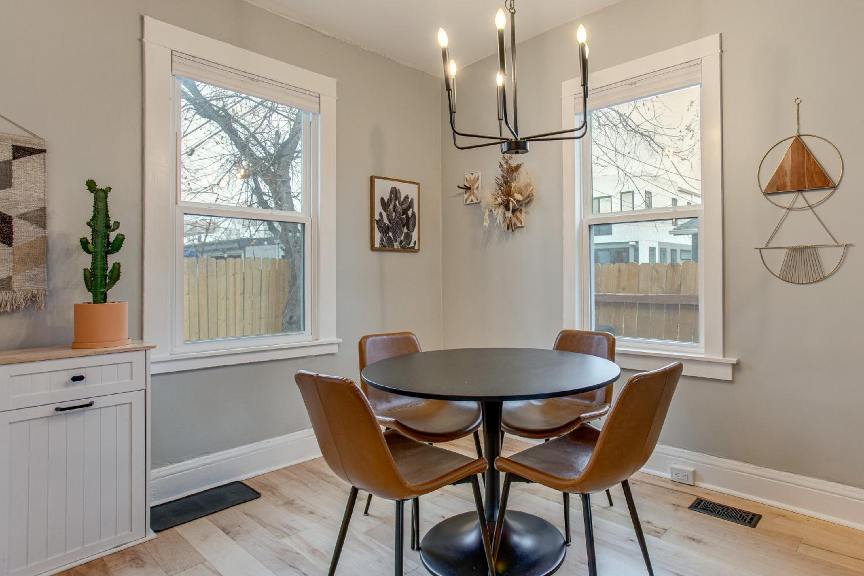 Walk to Eats! Berkeley Haven with Pet-Friendly Yard