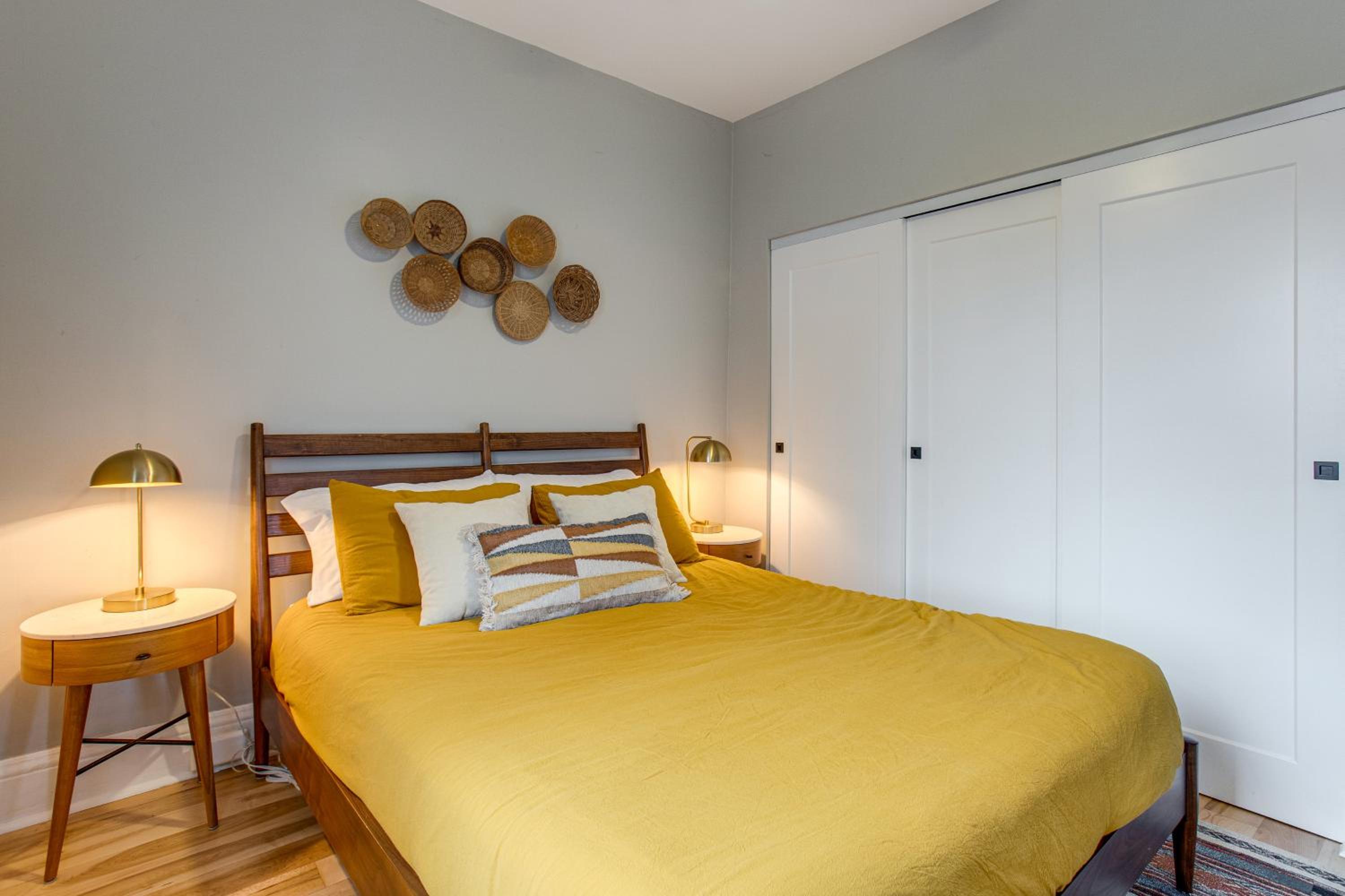 Walk to Eats! Berkeley Haven with Pet-Friendly Yard