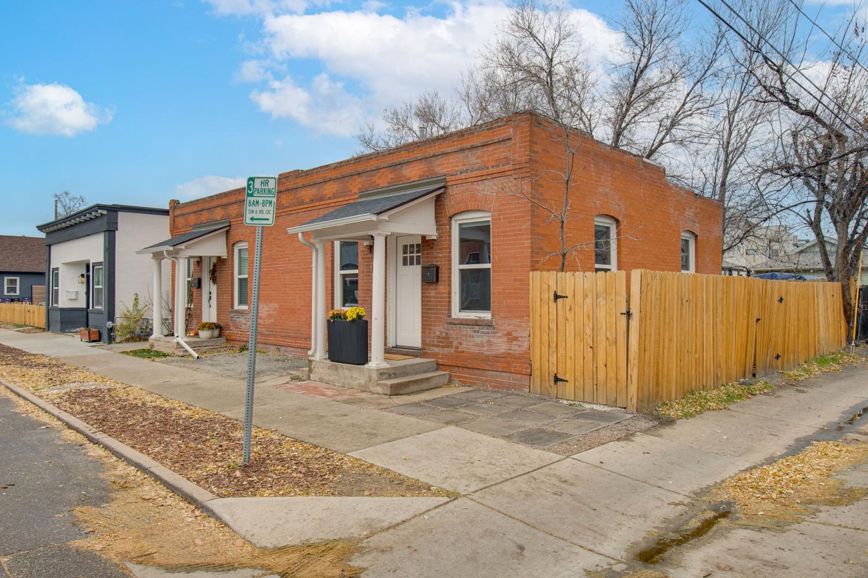 Walk to Eats! Berkeley Haven with Pet-Friendly Yard