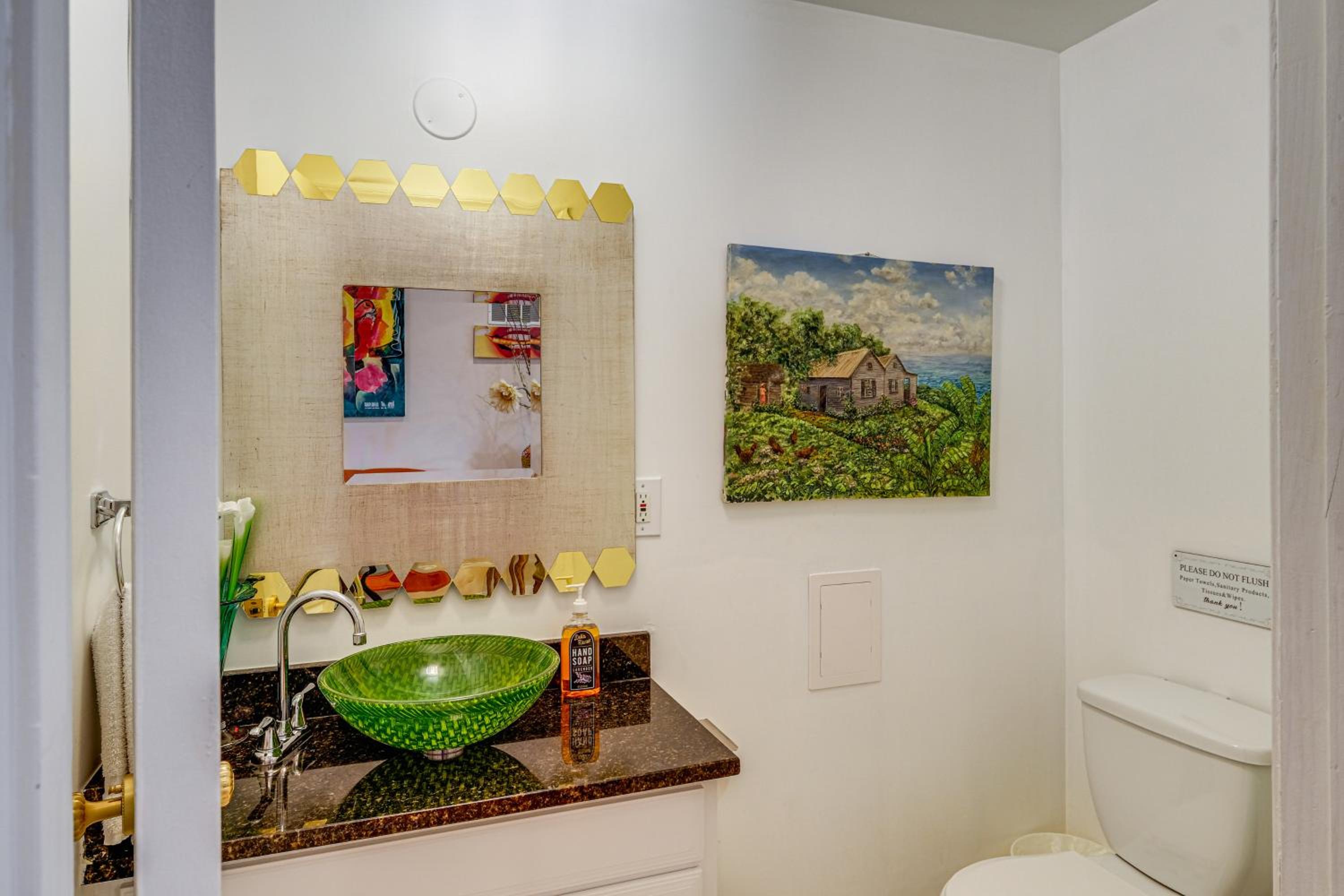 Stay Near DC! Group Getaway with Easy Metro Access
