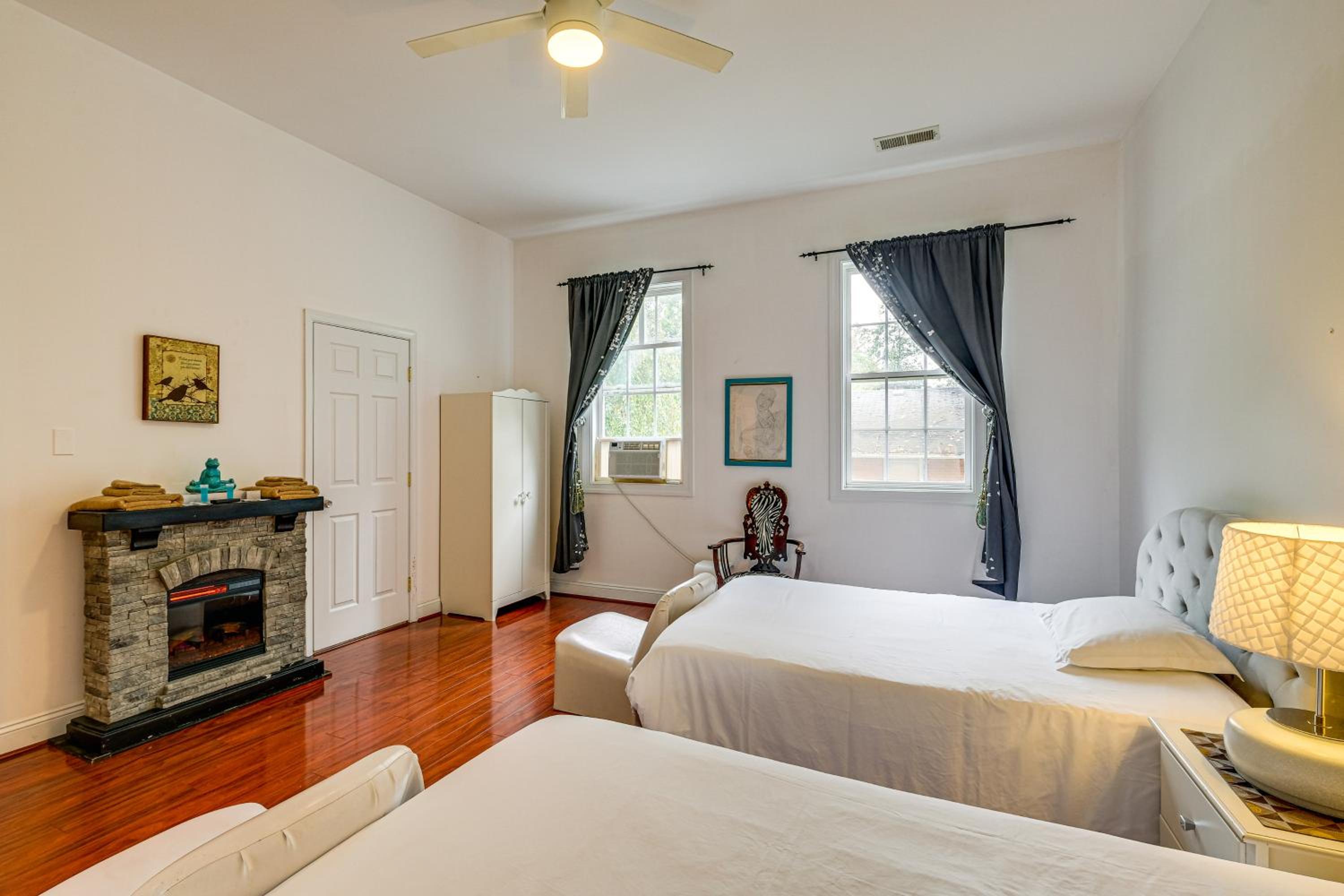 Stay Near DC! Group Getaway with Easy Metro Access