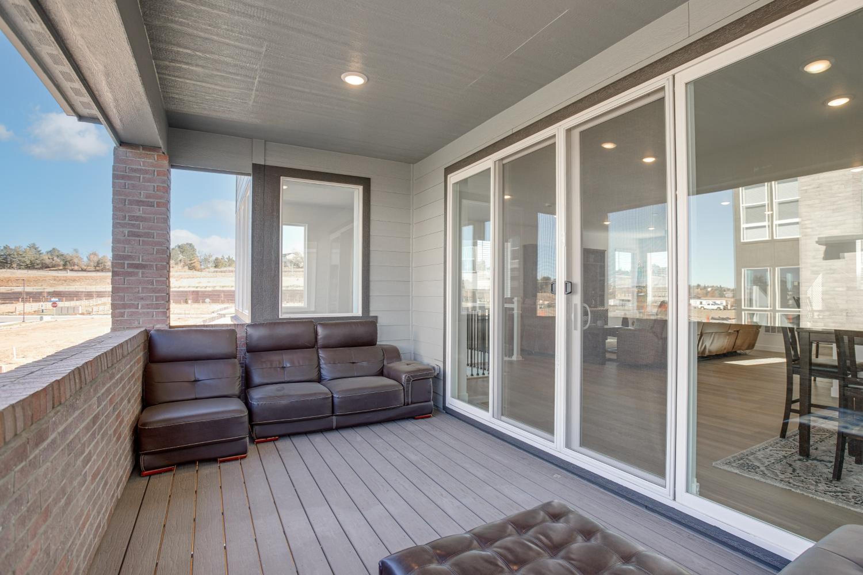 8 Mi to Denver Tech Center Business-Ready Retreat