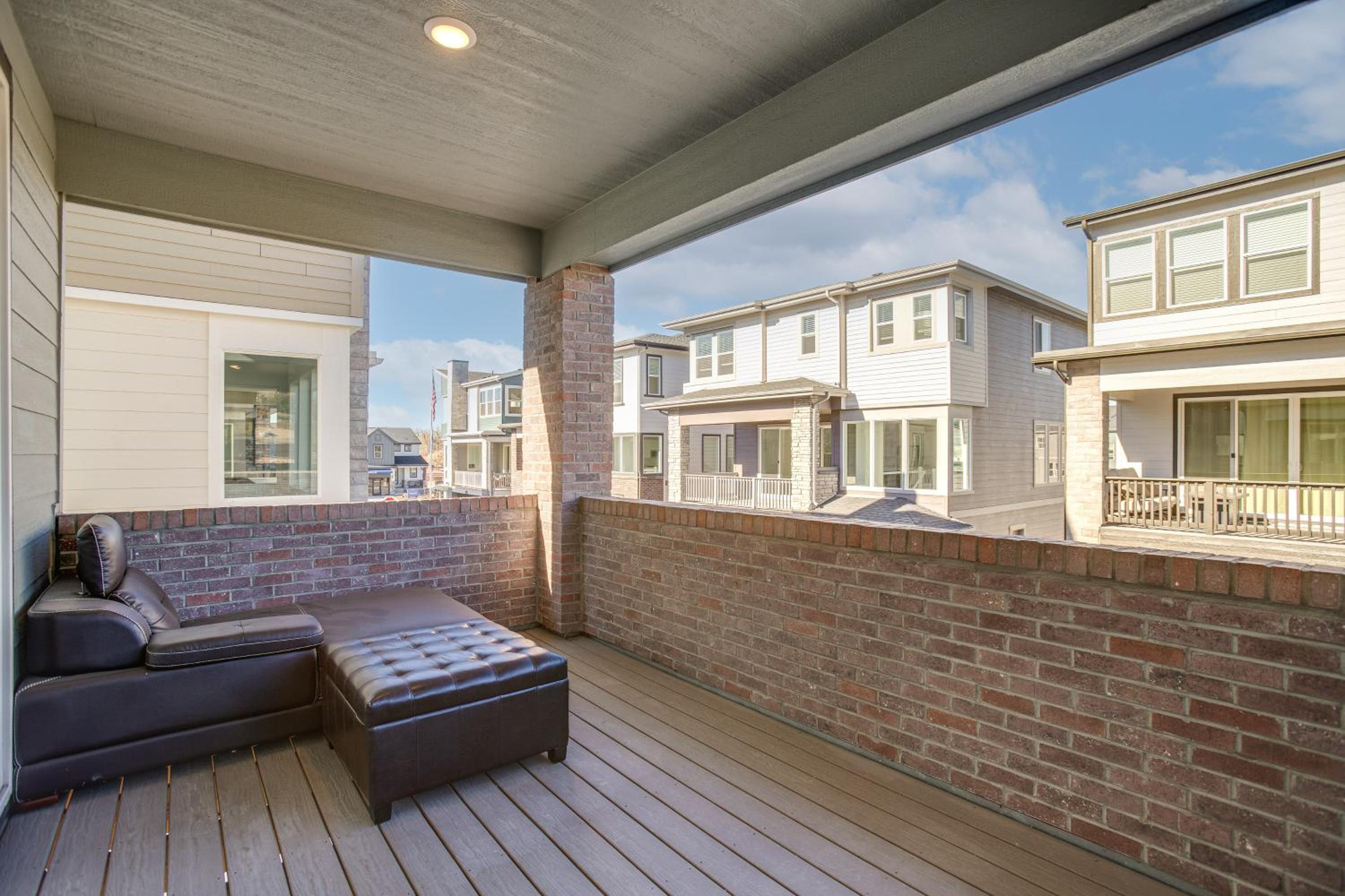 8 Mi to Denver Tech Center Business-Ready Retreat