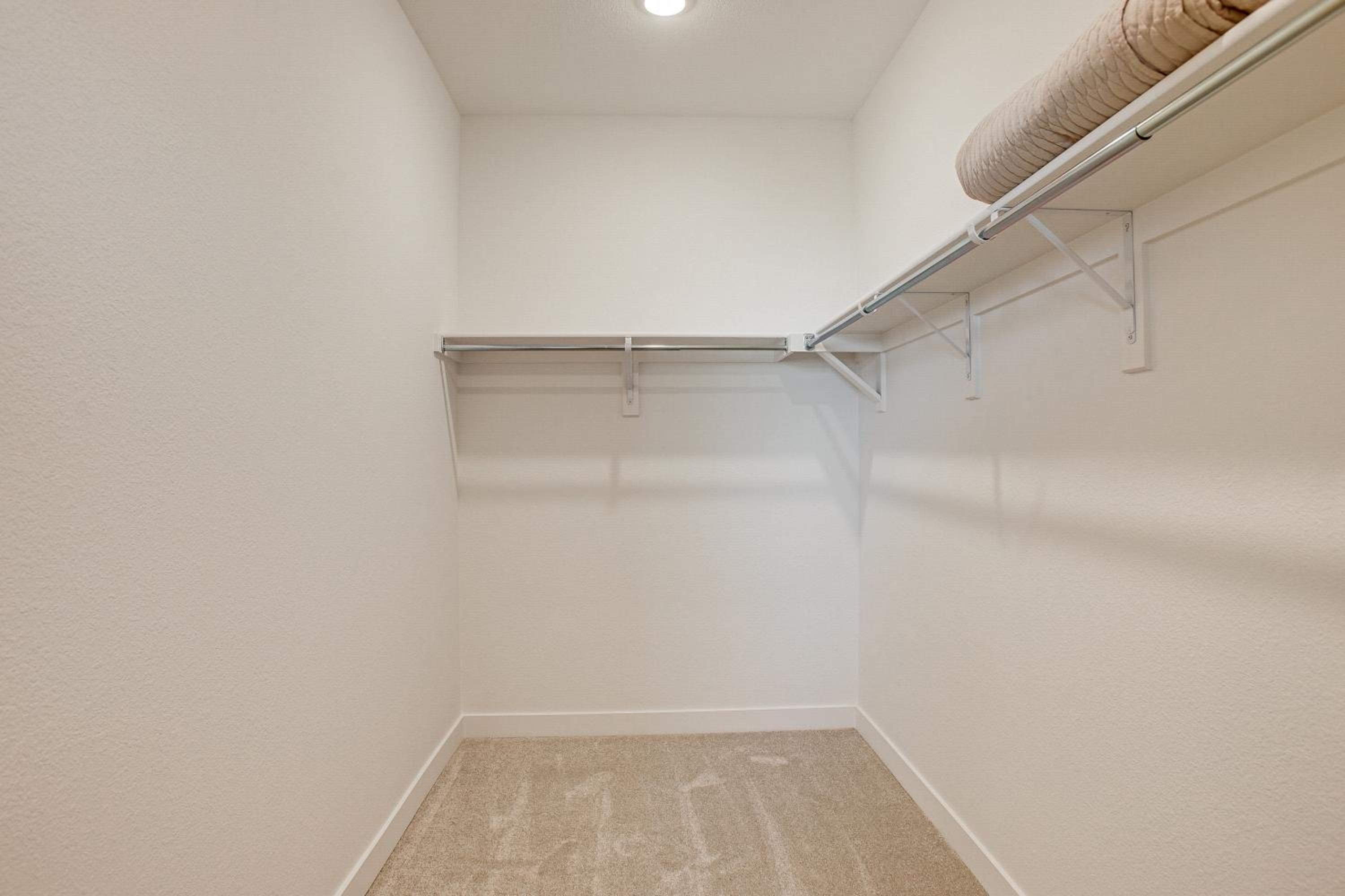 8 Mi to Denver Tech Center Business-Ready Retreat