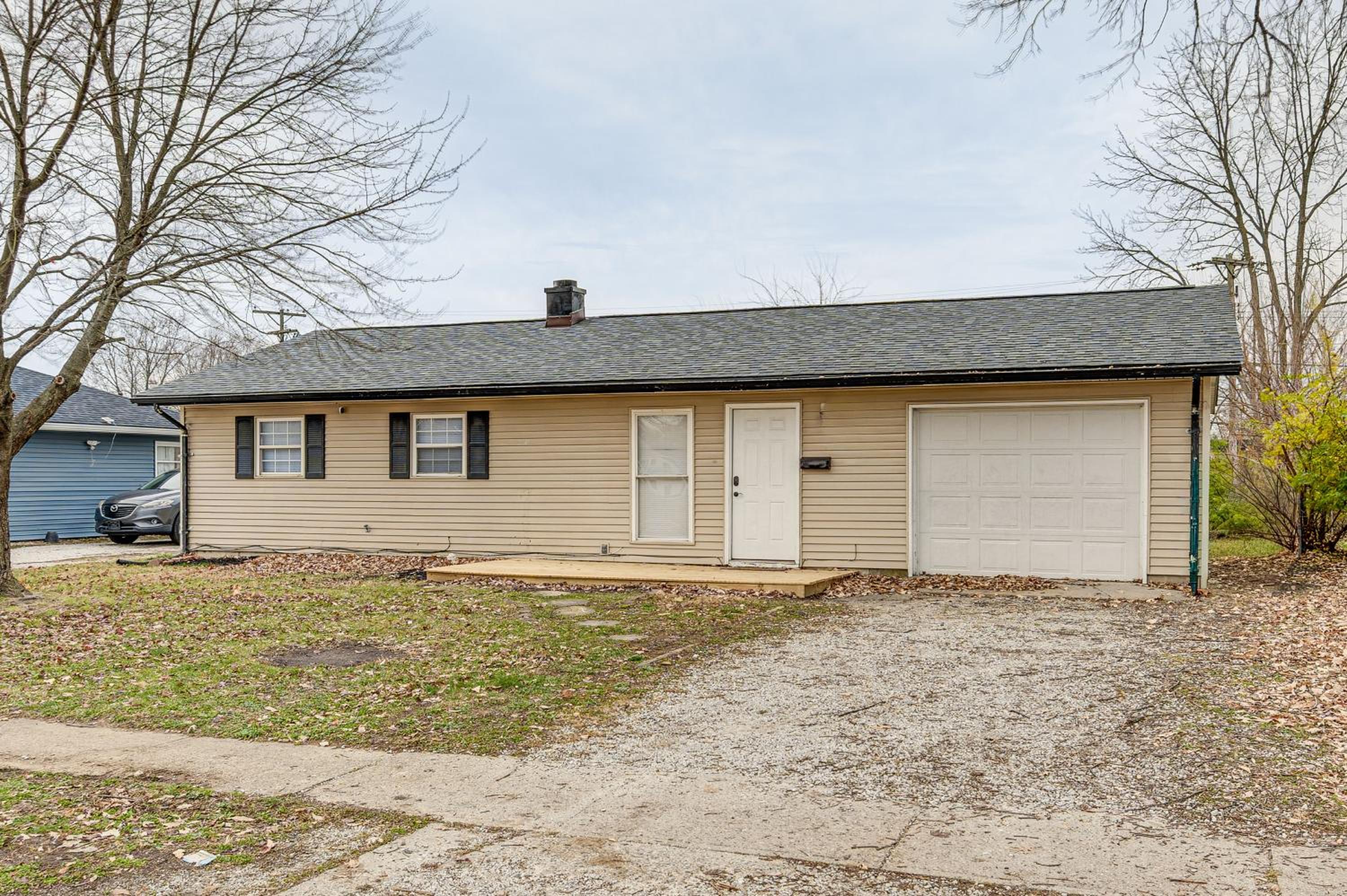 4 Mi to the Speedway Peaceful and Snug Home with Yard