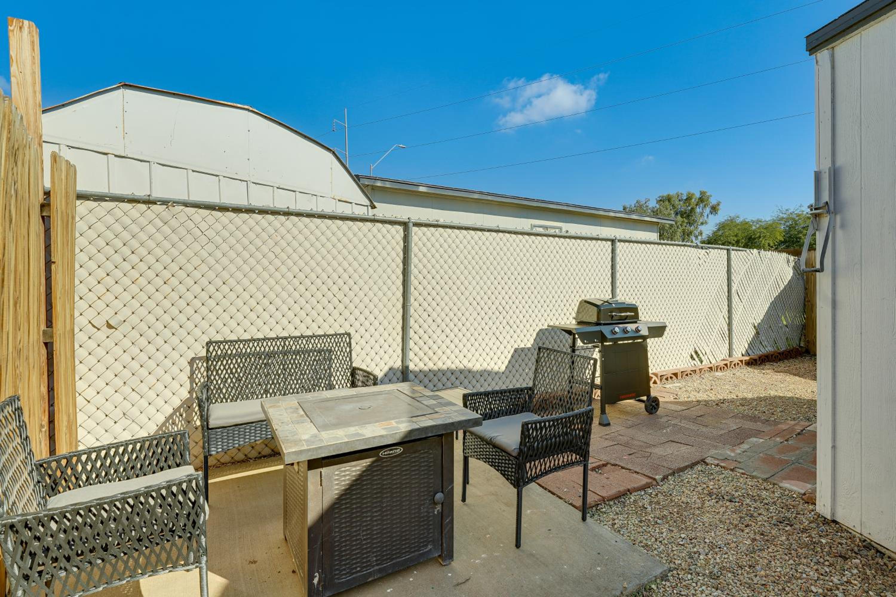 3 Mi to Lookout Mtn! Gem with Fire Pit and Fenced Yard