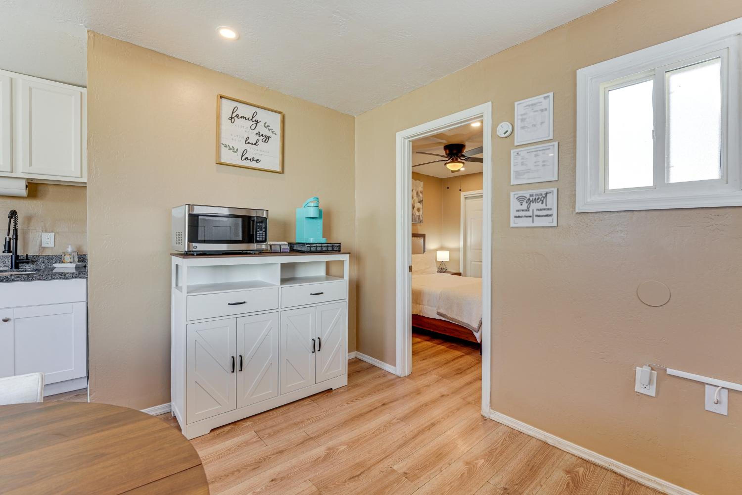 3 Mi to Lookout Mtn! Gem with Fire Pit and Fenced Yard